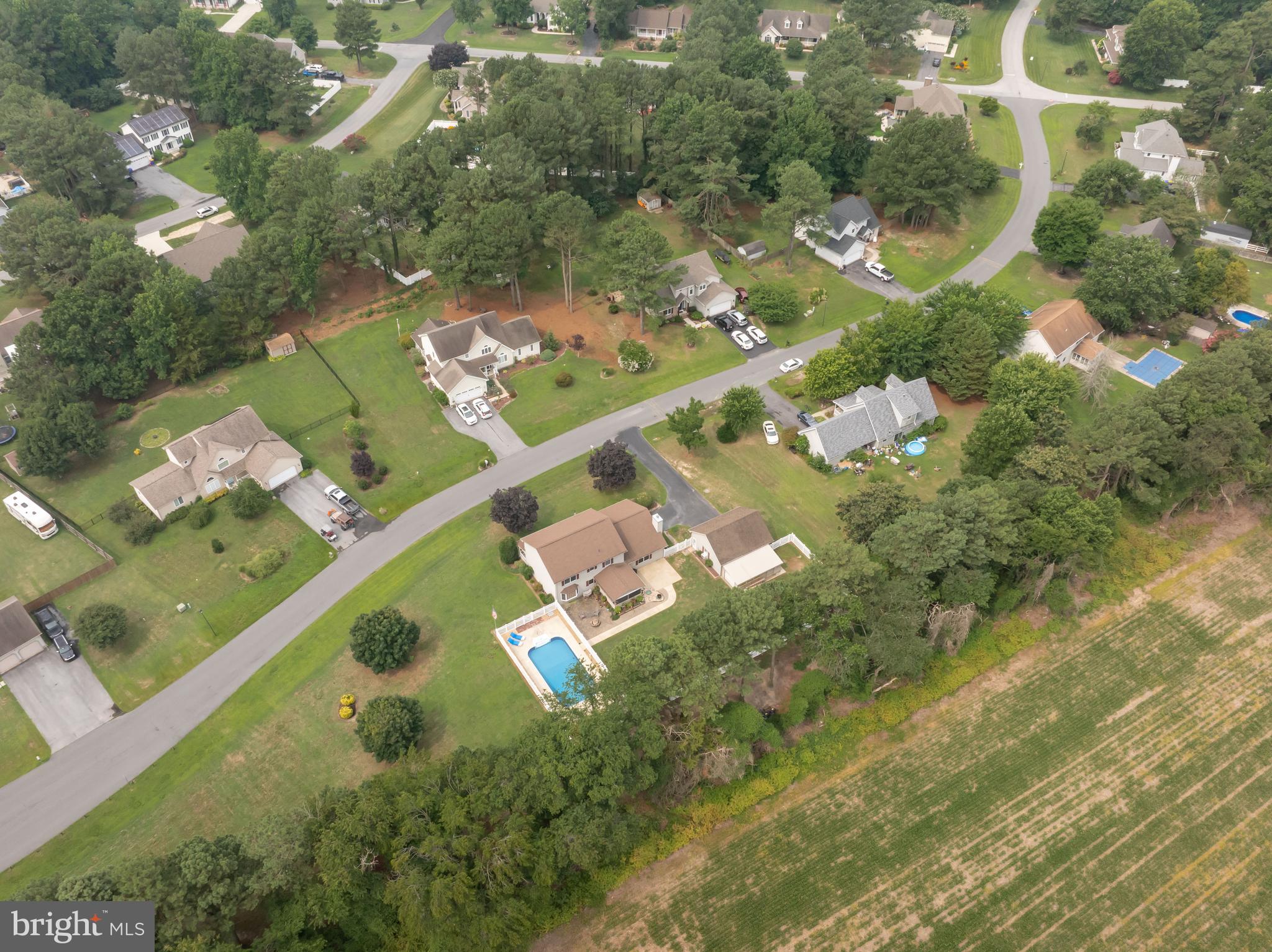 THE HOLLYS - Residential