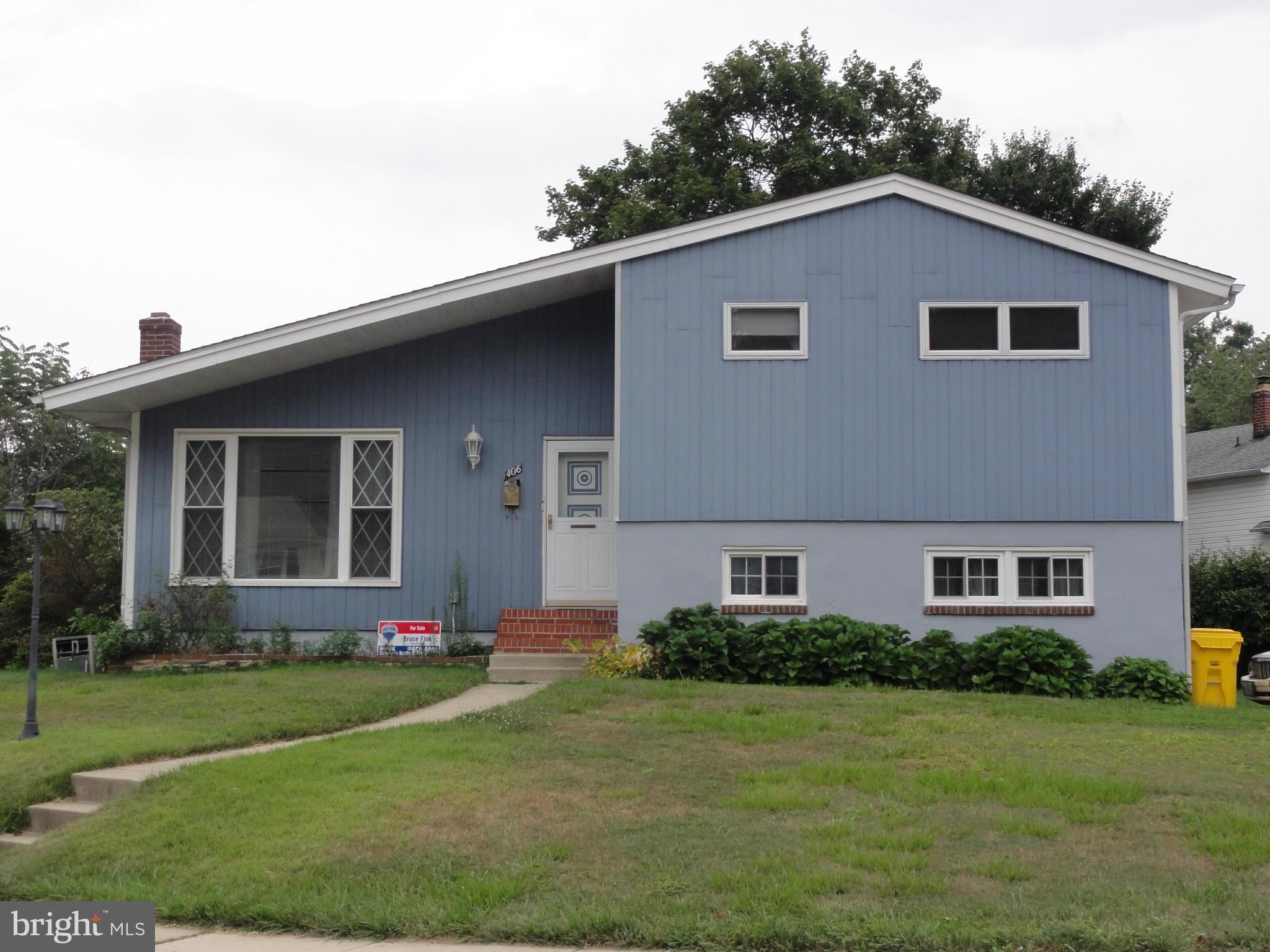FANTASTIC VALUE!!  4-LEVEL CORNER LOT SPLIT WITH GARAGE, VINYL SIDING, CAC, ARCHITECTURAL SHINGLE ROOF AND MORE!  NEEDS KITCHEN UPDATE, OTHERWISE IN FINE CONDITION. COULD USE SOME LANDSCAPING HELP, TOO.SENTRILOCK ON SIDE DOOR BY DRIVEWAY. VACANT AND READY TO SETTLE!