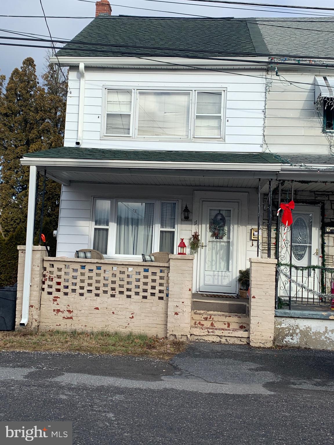 Well taken care of 4 bedroom home.  Spacious, modern kitchen.  One car built in garage and one car off street parking.  Conveniently  located close to schools and recreation.   Schedule your showing today!