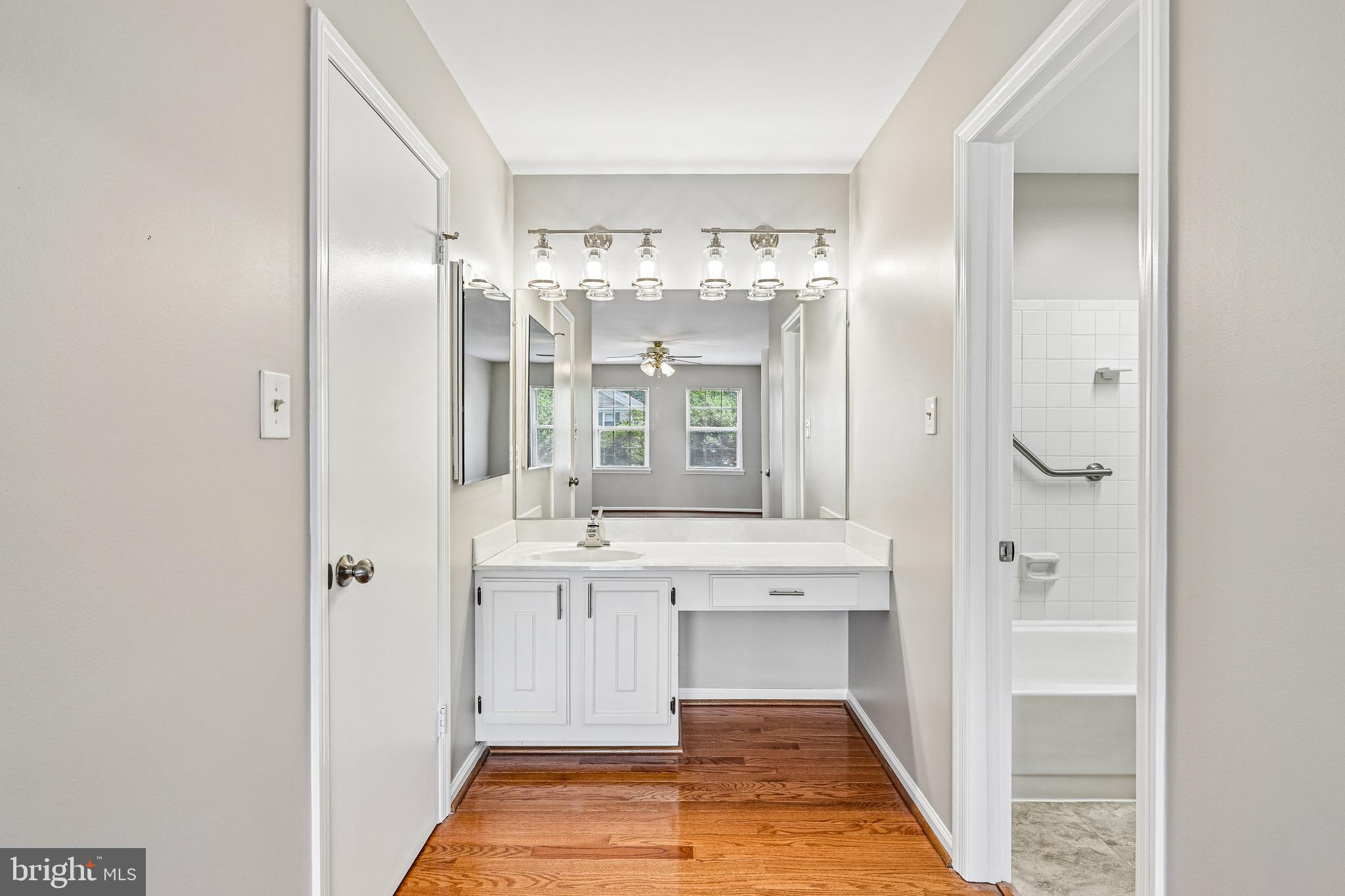 LAKE RIDGE - Residential