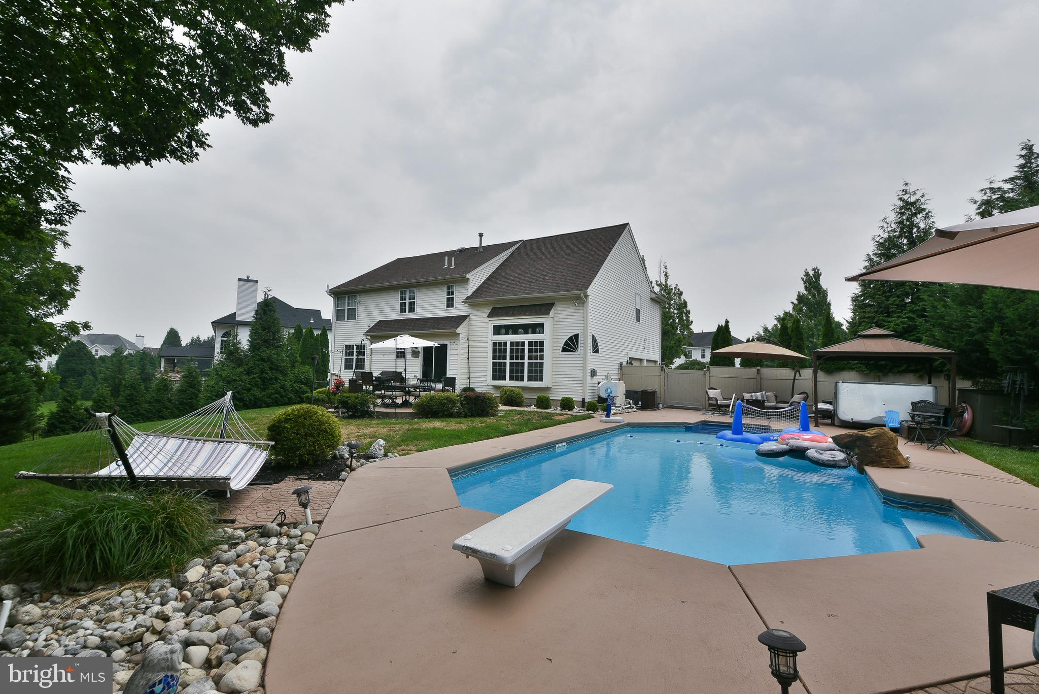 HICKORY RIDGE - Residential