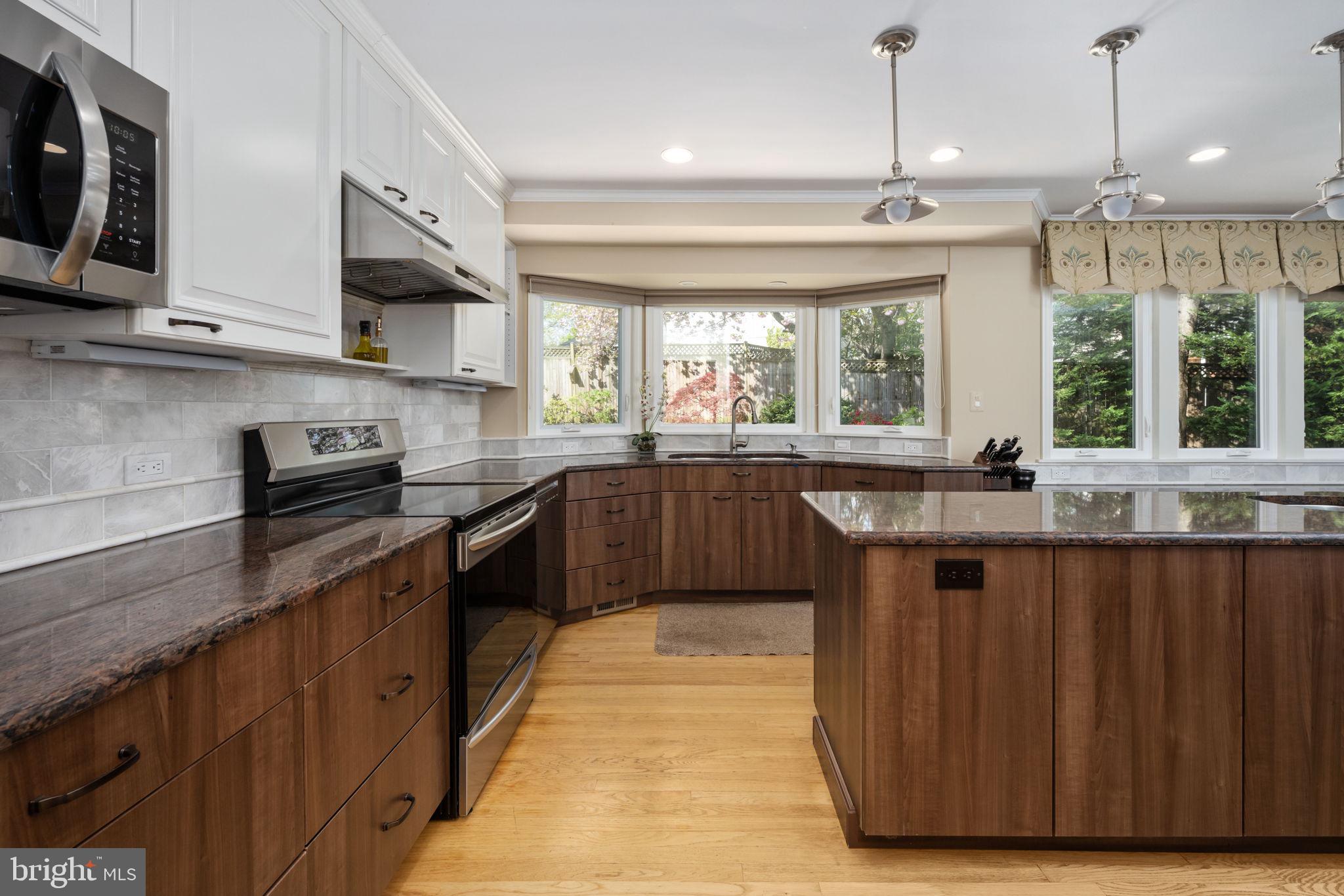 FAIRFAX CLUB ESTATES - Residential