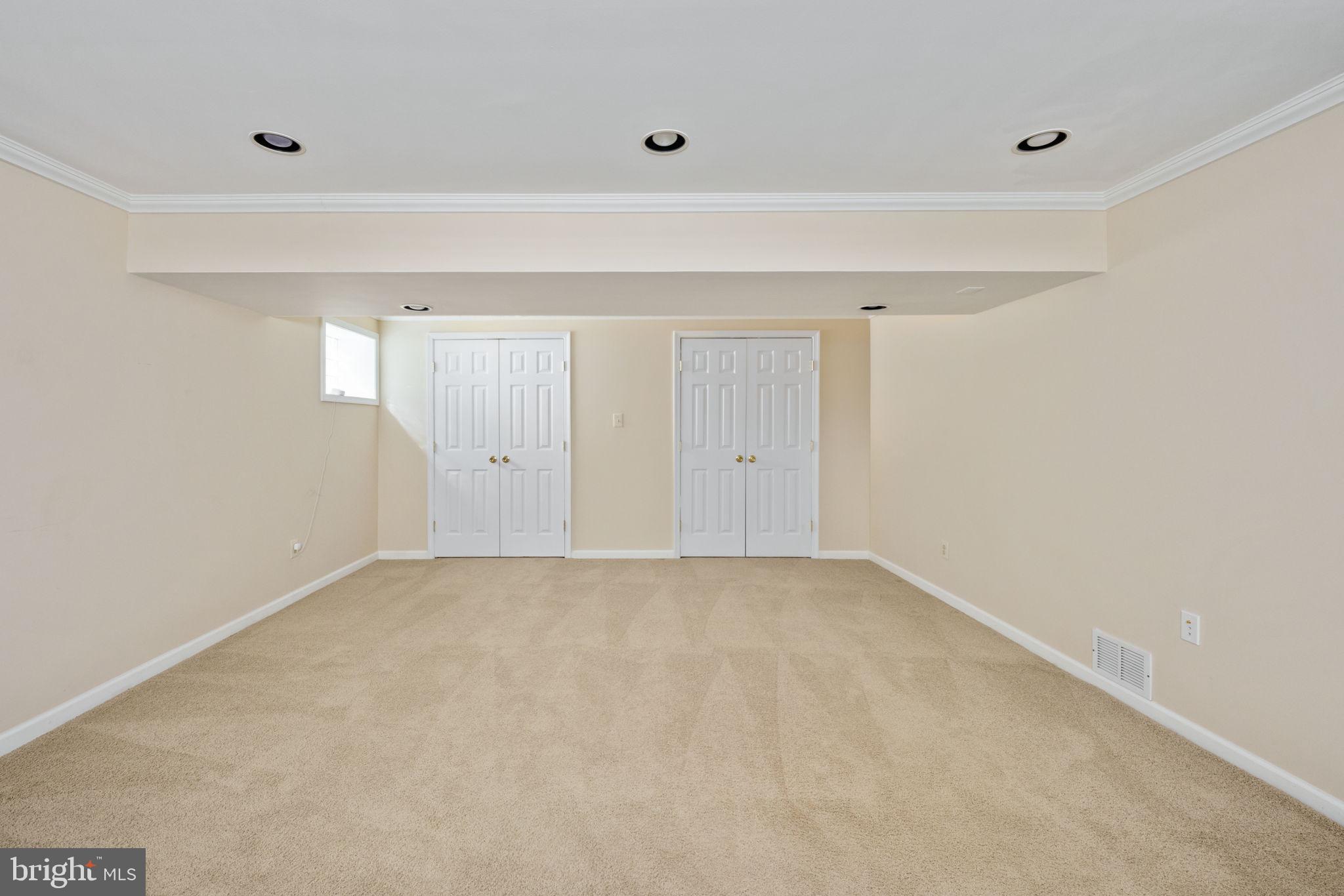 FAIRFAX CLUB ESTATES - Residential