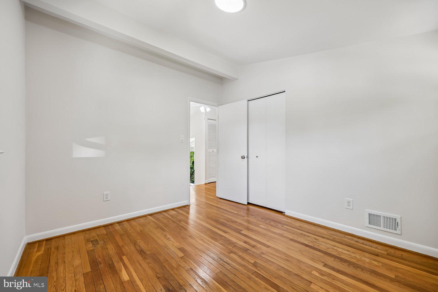 KEMP MILL ESTATES - Residential