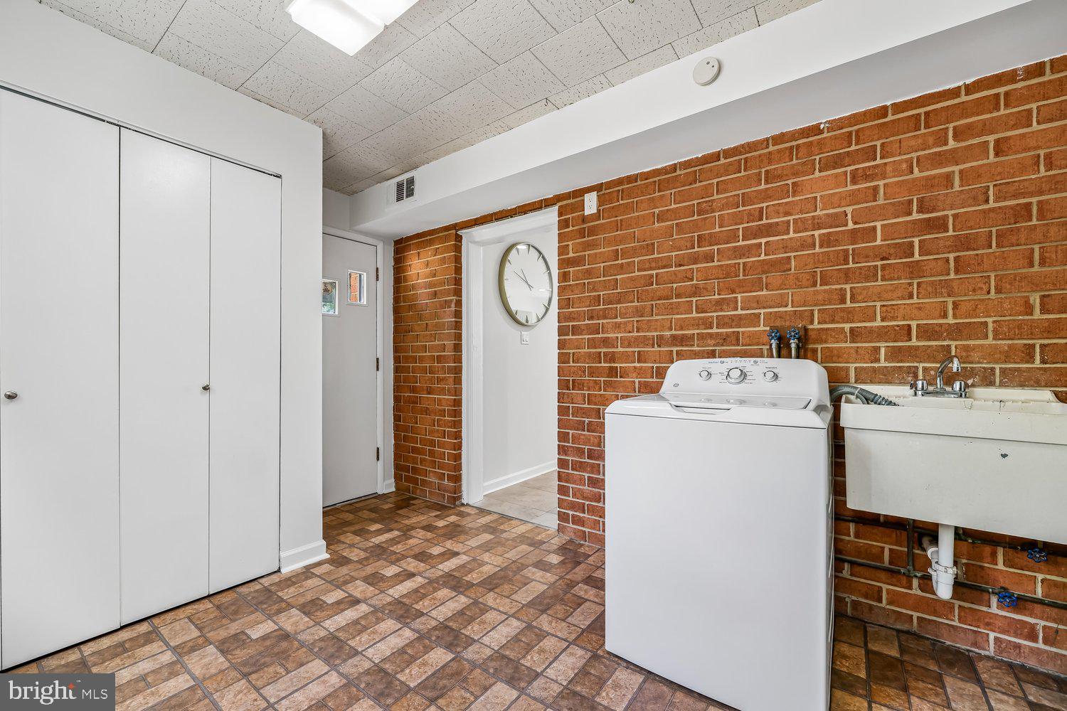 KEMP MILL ESTATES - Residential