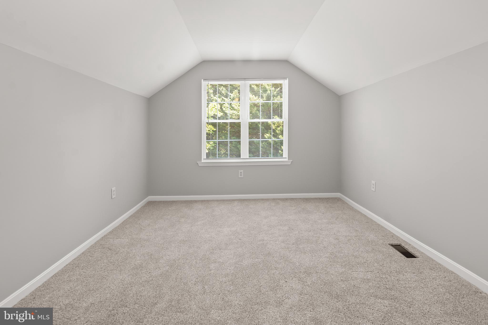 HEATHER KNOLLS - Residential