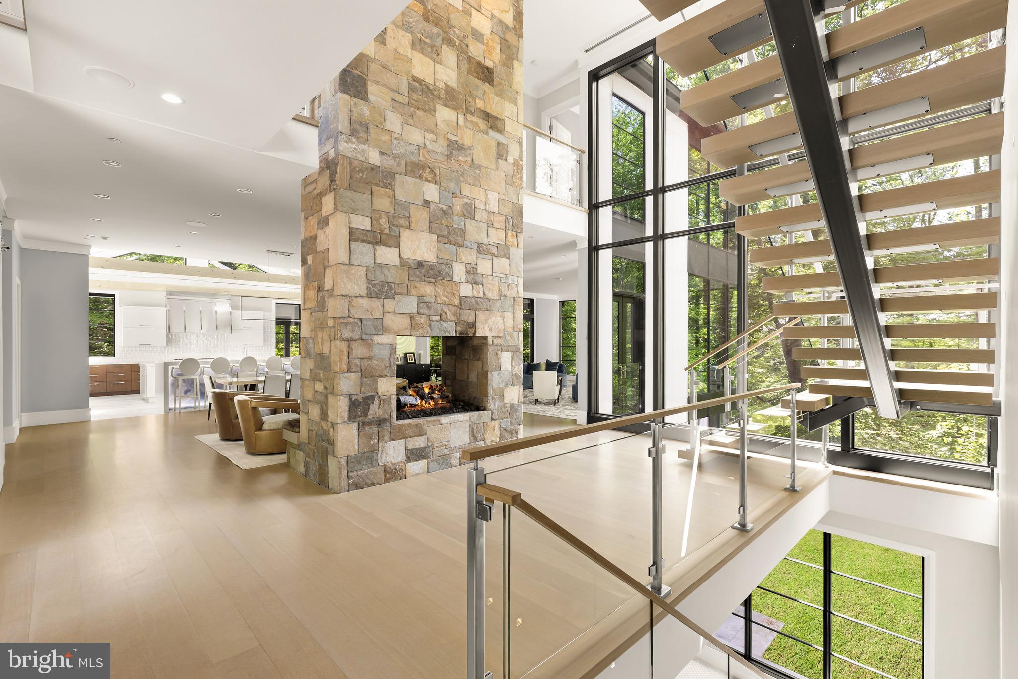 TULIP HILL - Residential