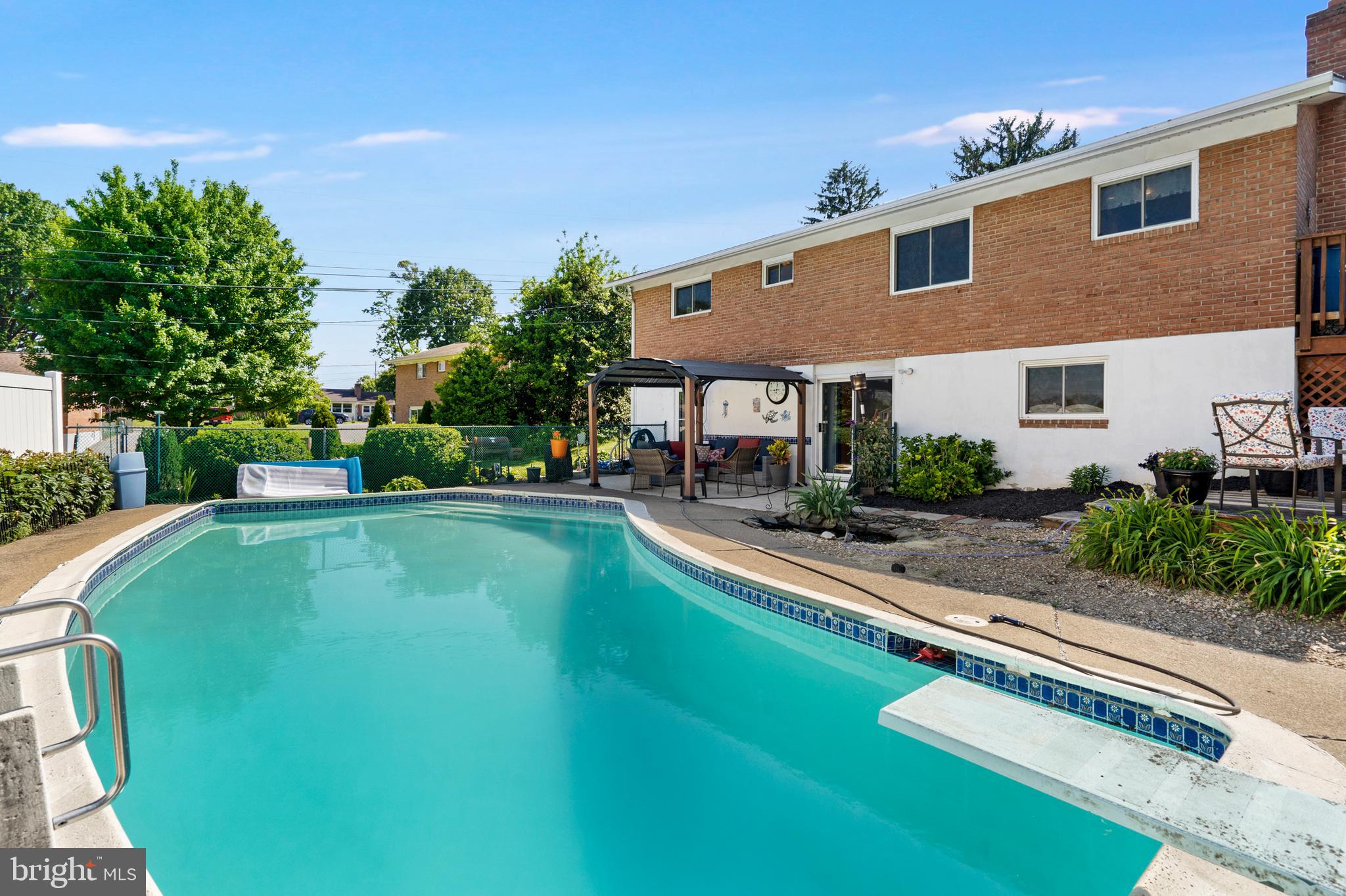 GREENBERRY HILLS - Residential