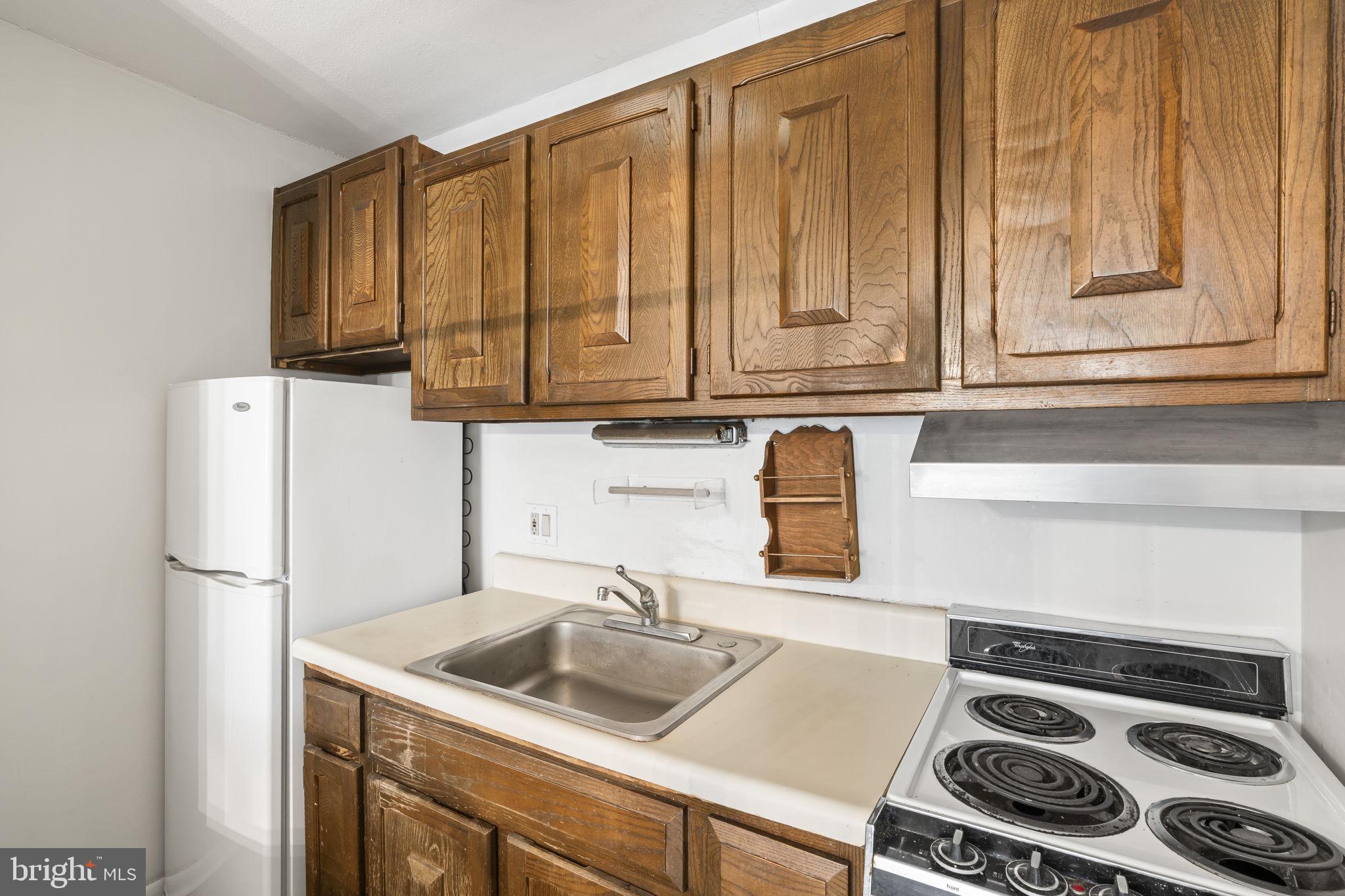 LOGAN SQUARE - Residential