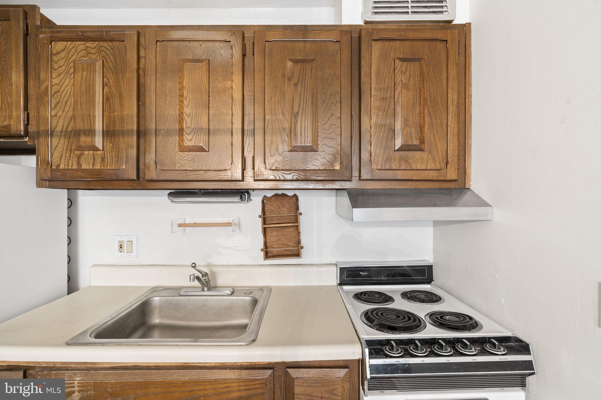 LOGAN SQUARE - Residential
