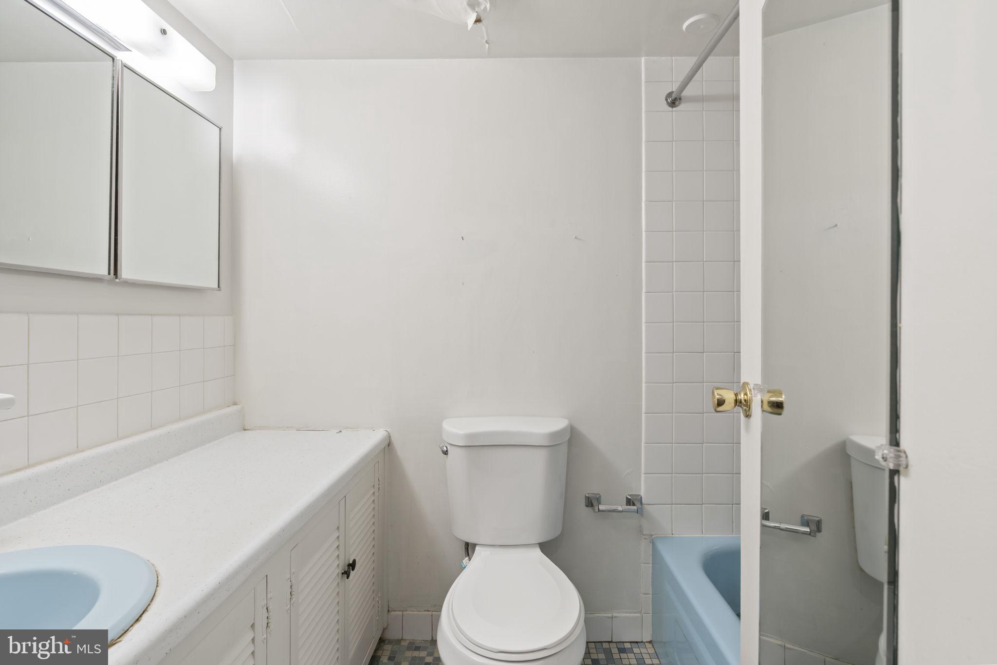 LOGAN SQUARE - Residential