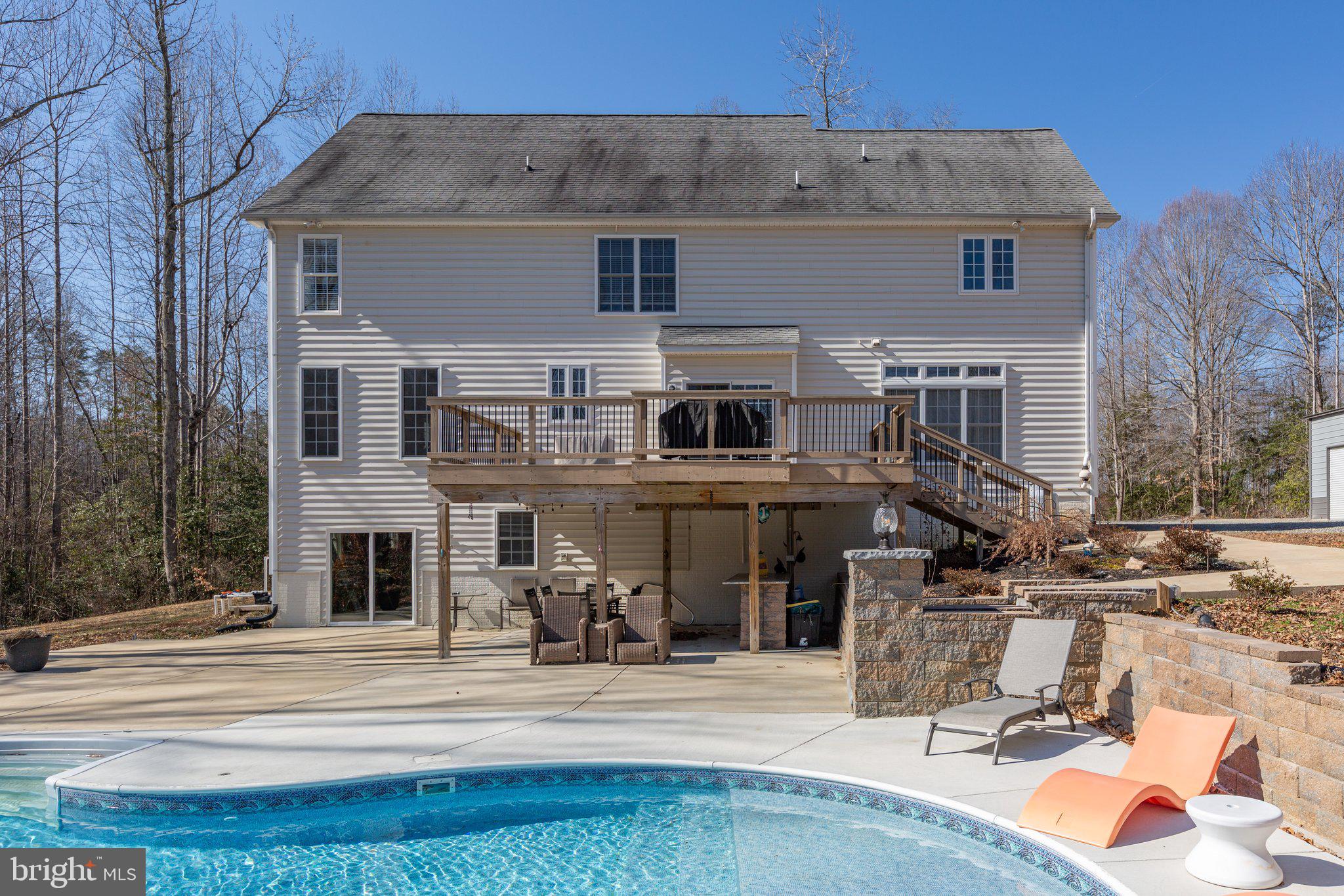 ESTATES AT ROBERTS POND - Residential