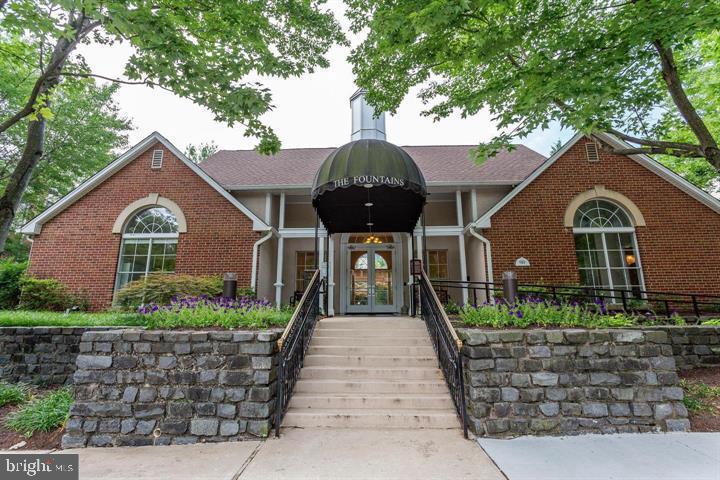 FOUNTAINS AT MCLEAN - Residential