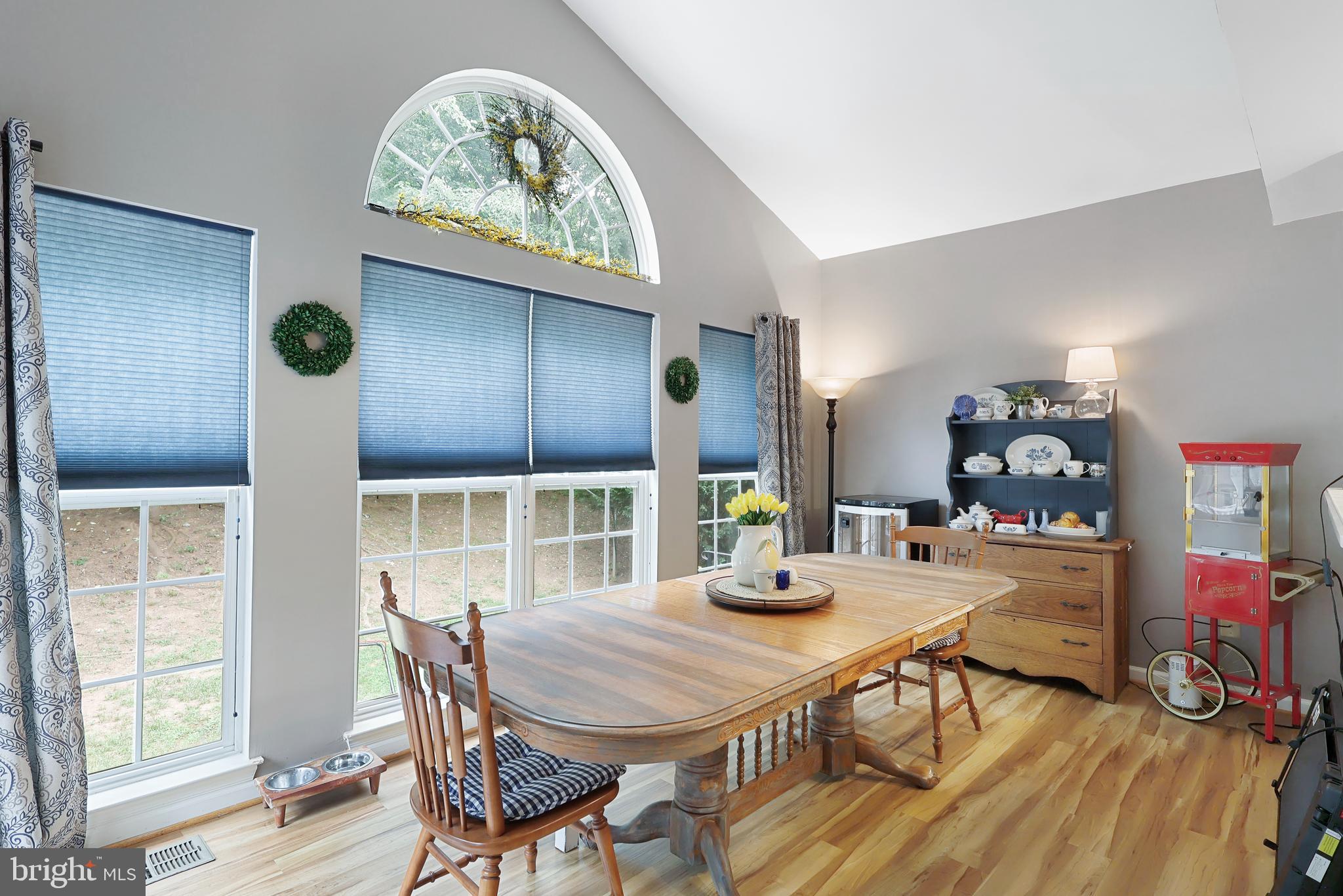 COUNTRY CLUB ESTATES - Residential