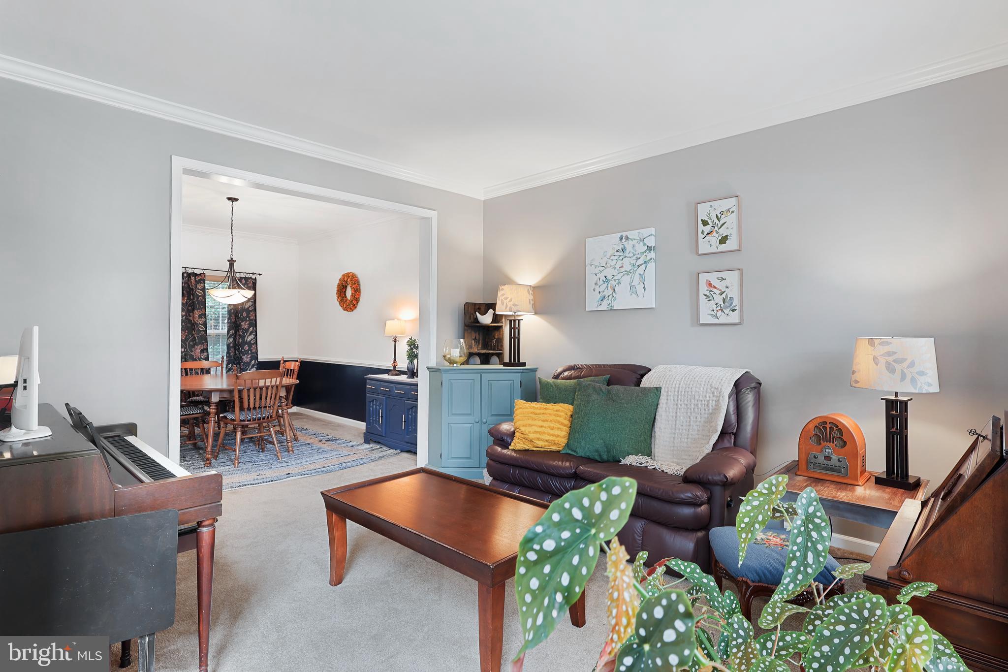 COUNTRY CLUB ESTATES - Residential