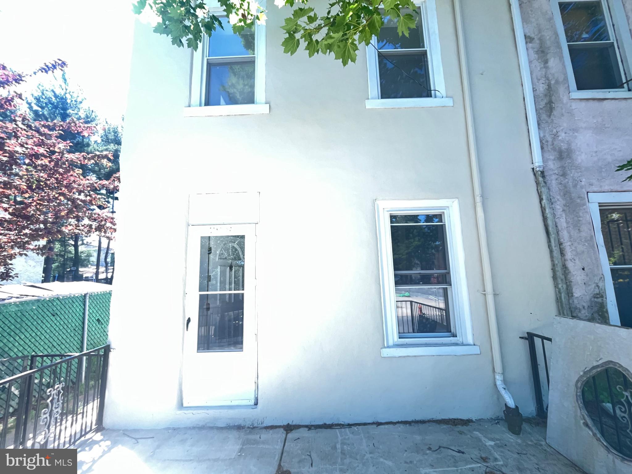 FERN ROCK - Residential