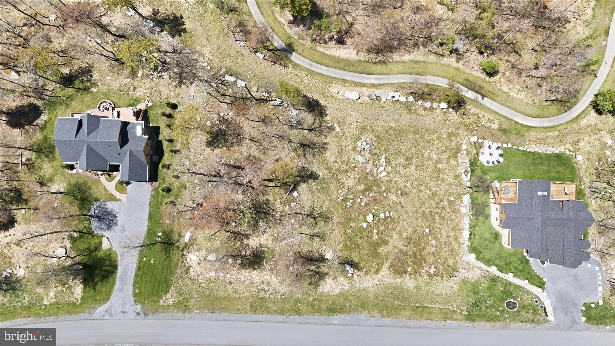 LODESTONE ON THE GOLF COURSE - Land