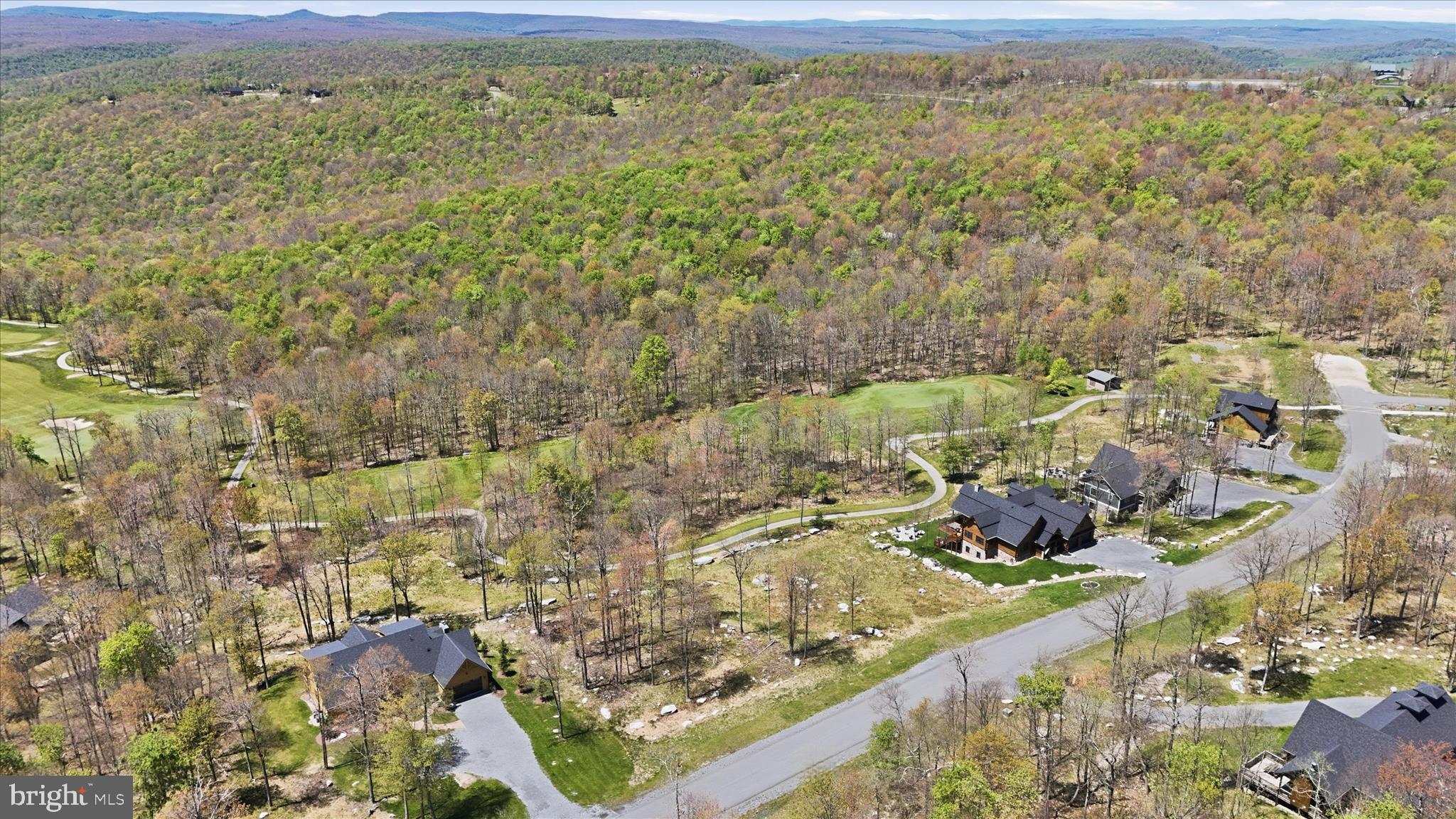 LODESTONE ON THE GOLF COURSE - Land
