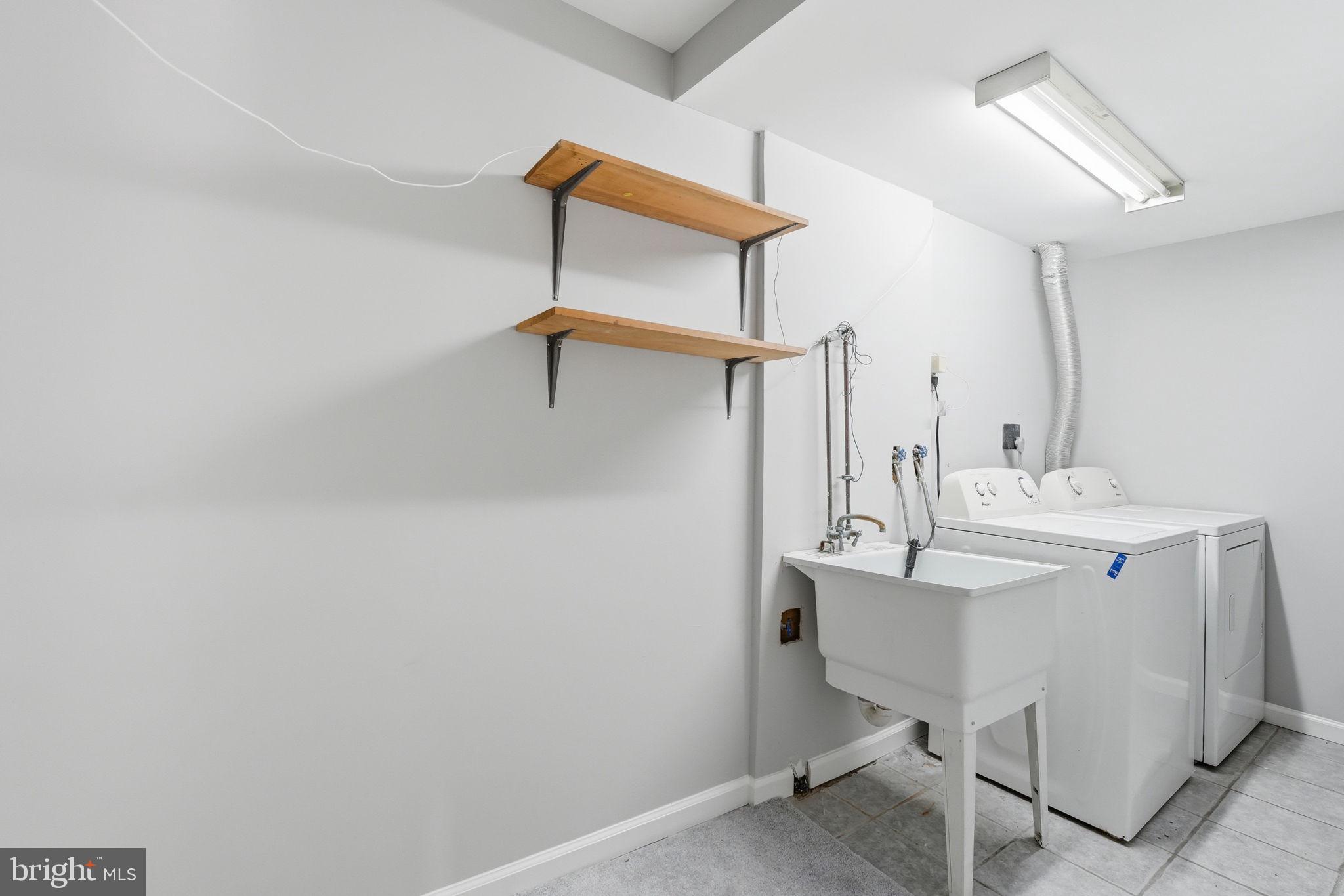 NEWINGTON COMMONS - Residential