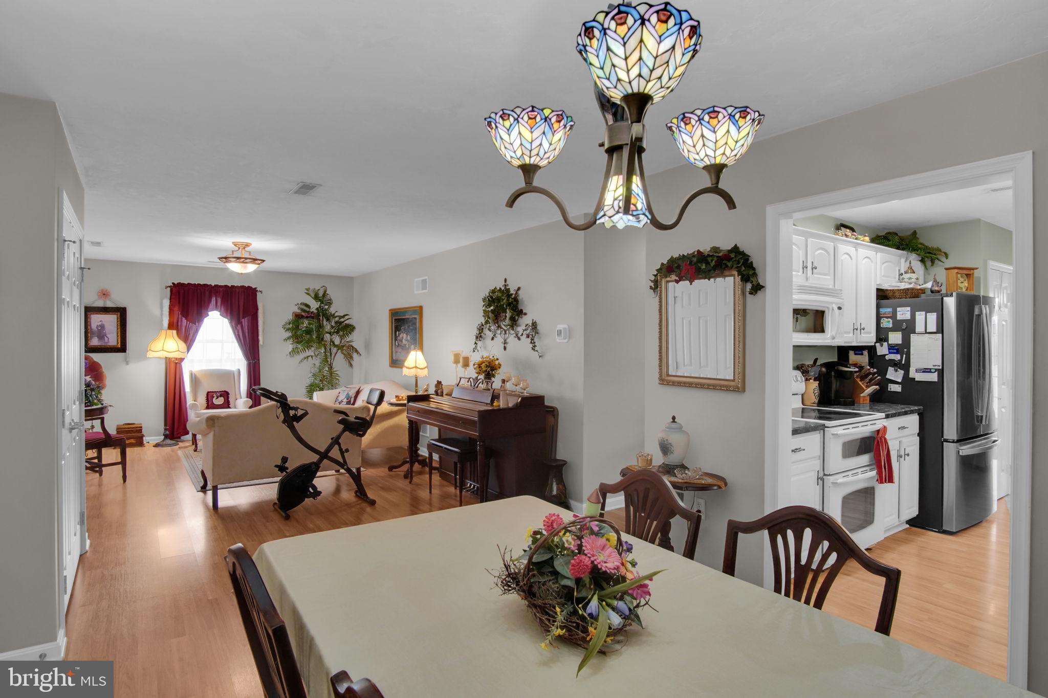 ROTH'S FARM VILLAGE - Residential