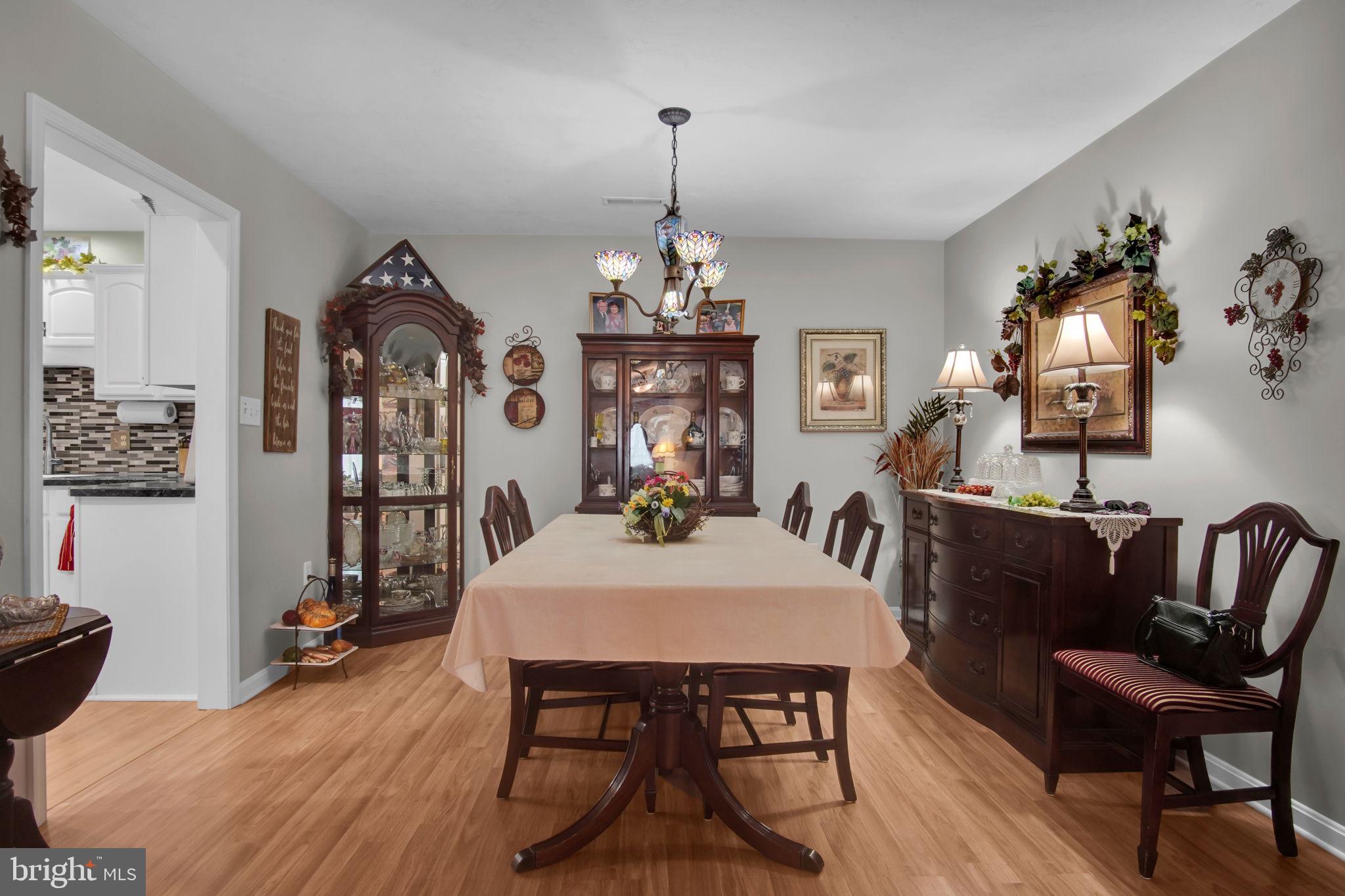 ROTH'S FARM VILLAGE - Residential