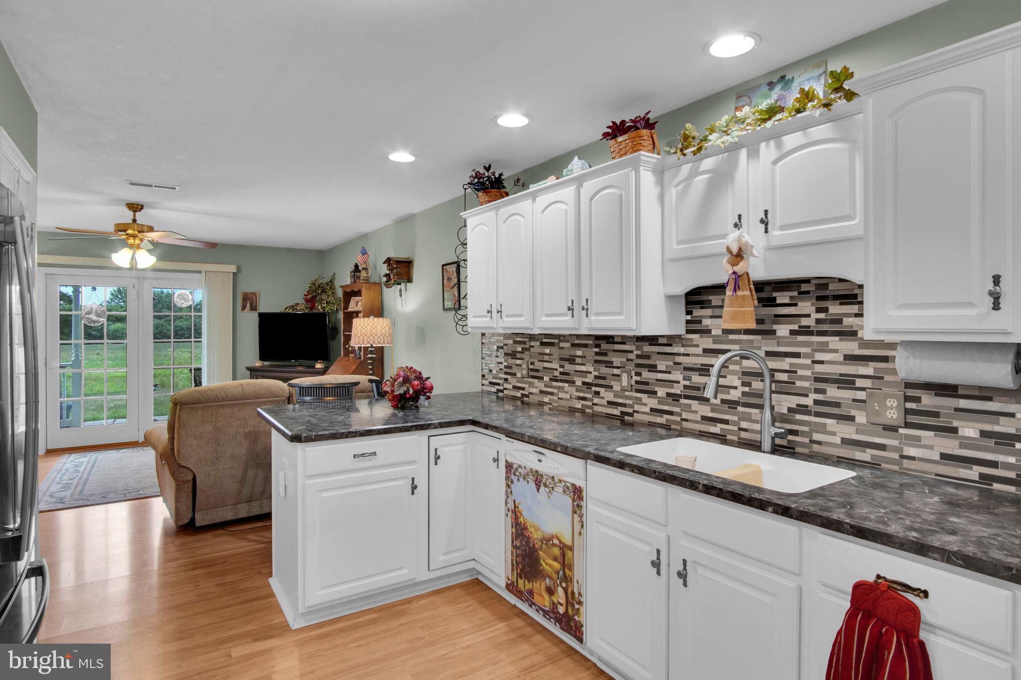 ROTH'S FARM VILLAGE - Residential