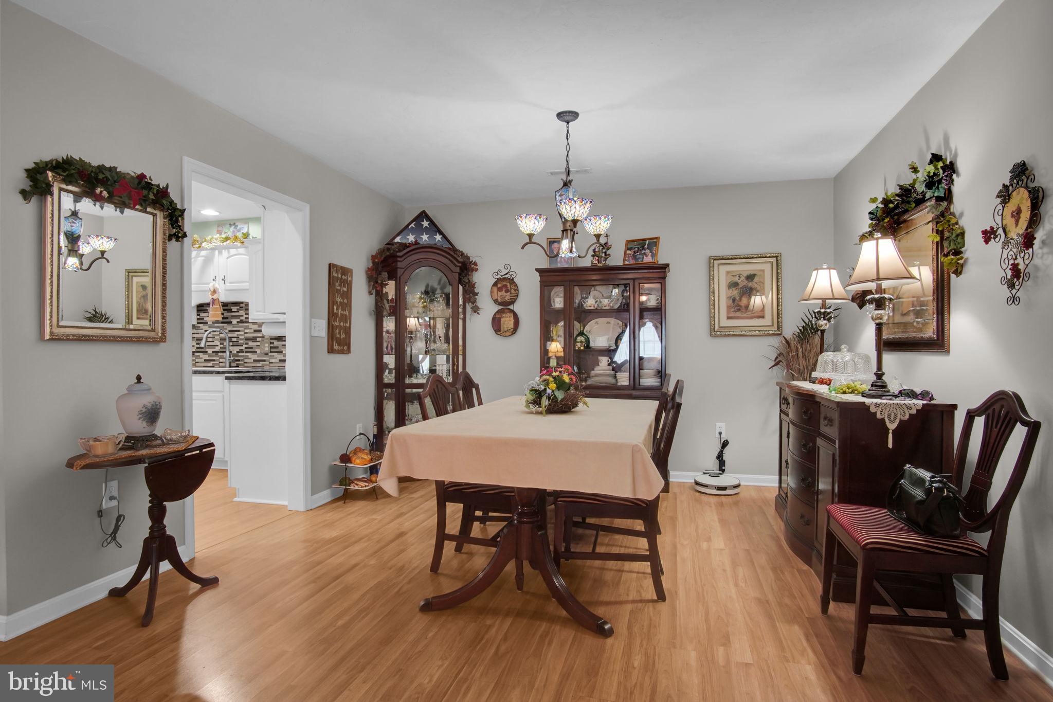 ROTH'S FARM VILLAGE - Residential