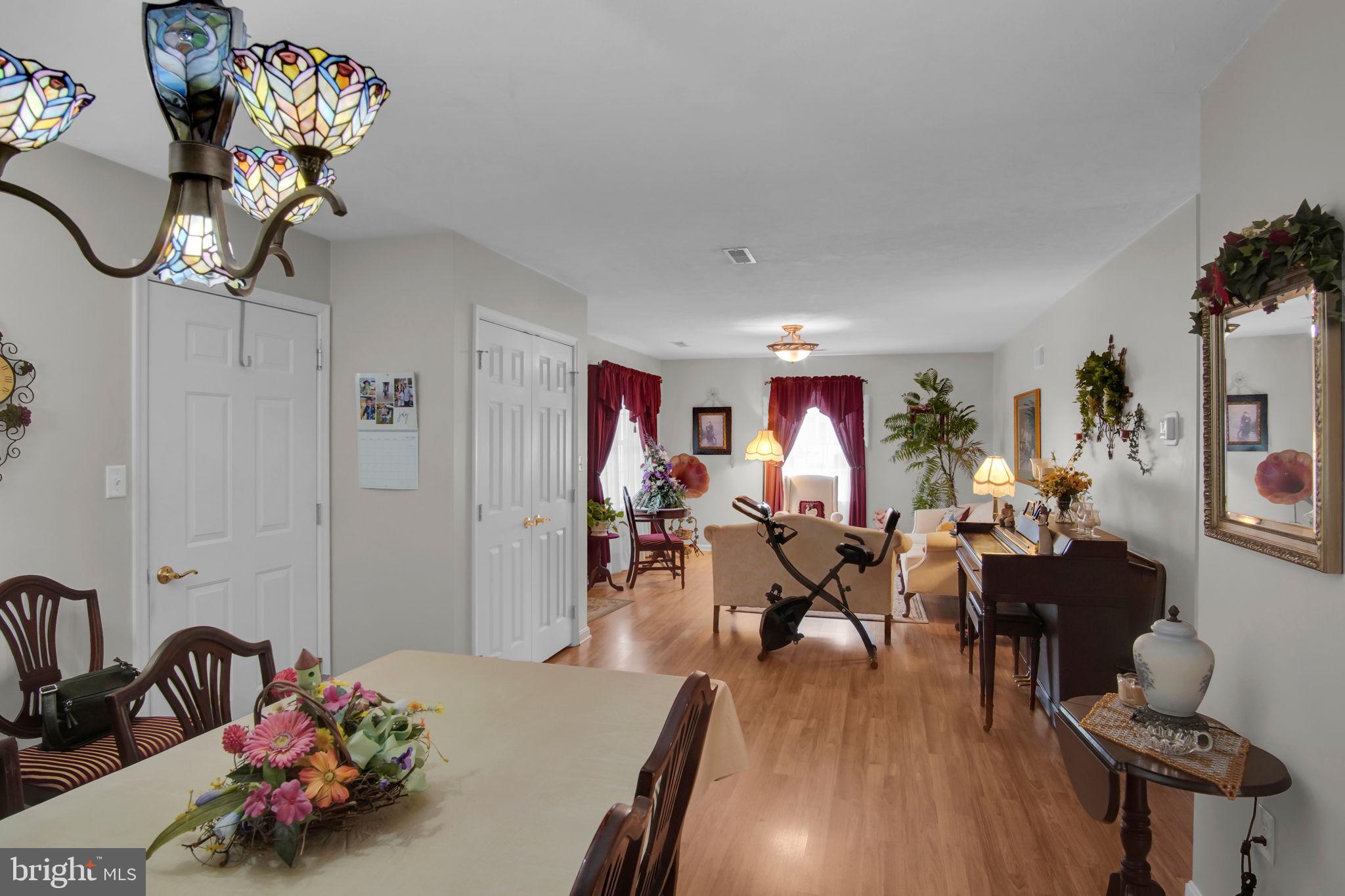 ROTH'S FARM VILLAGE - Residential