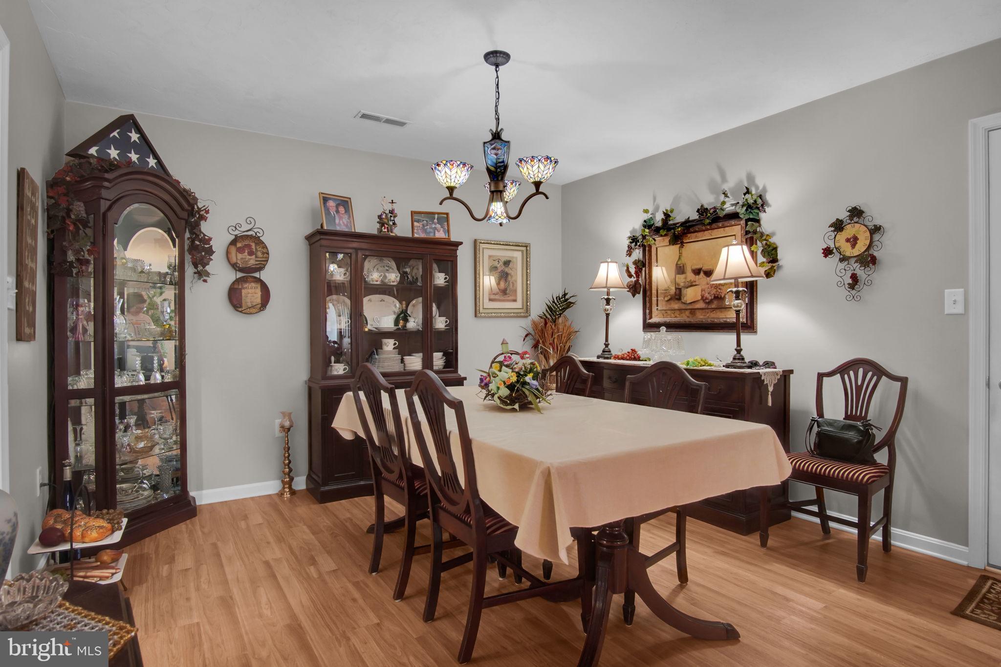 ROTH'S FARM VILLAGE - Residential