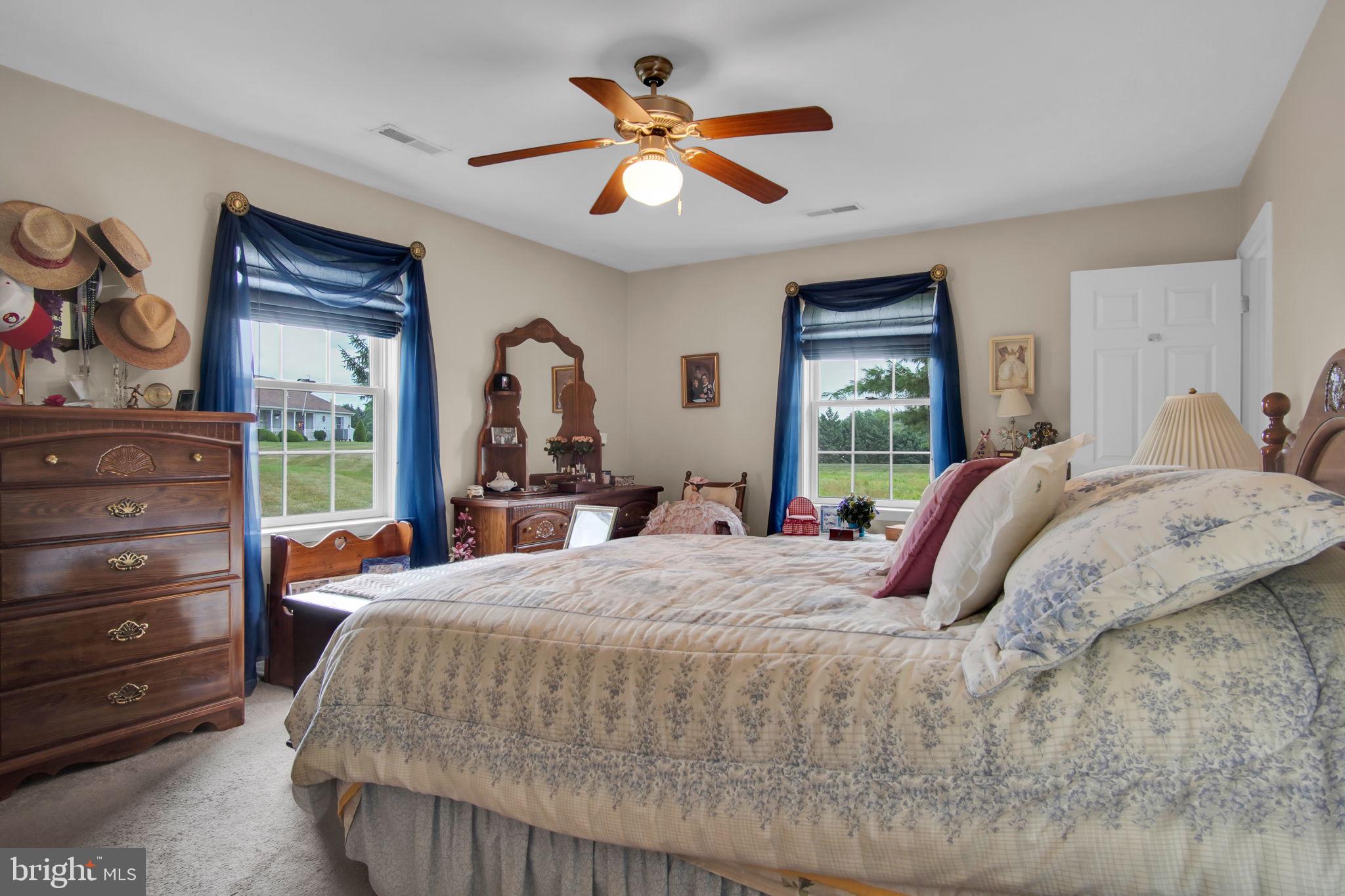 ROTH'S FARM VILLAGE - Residential