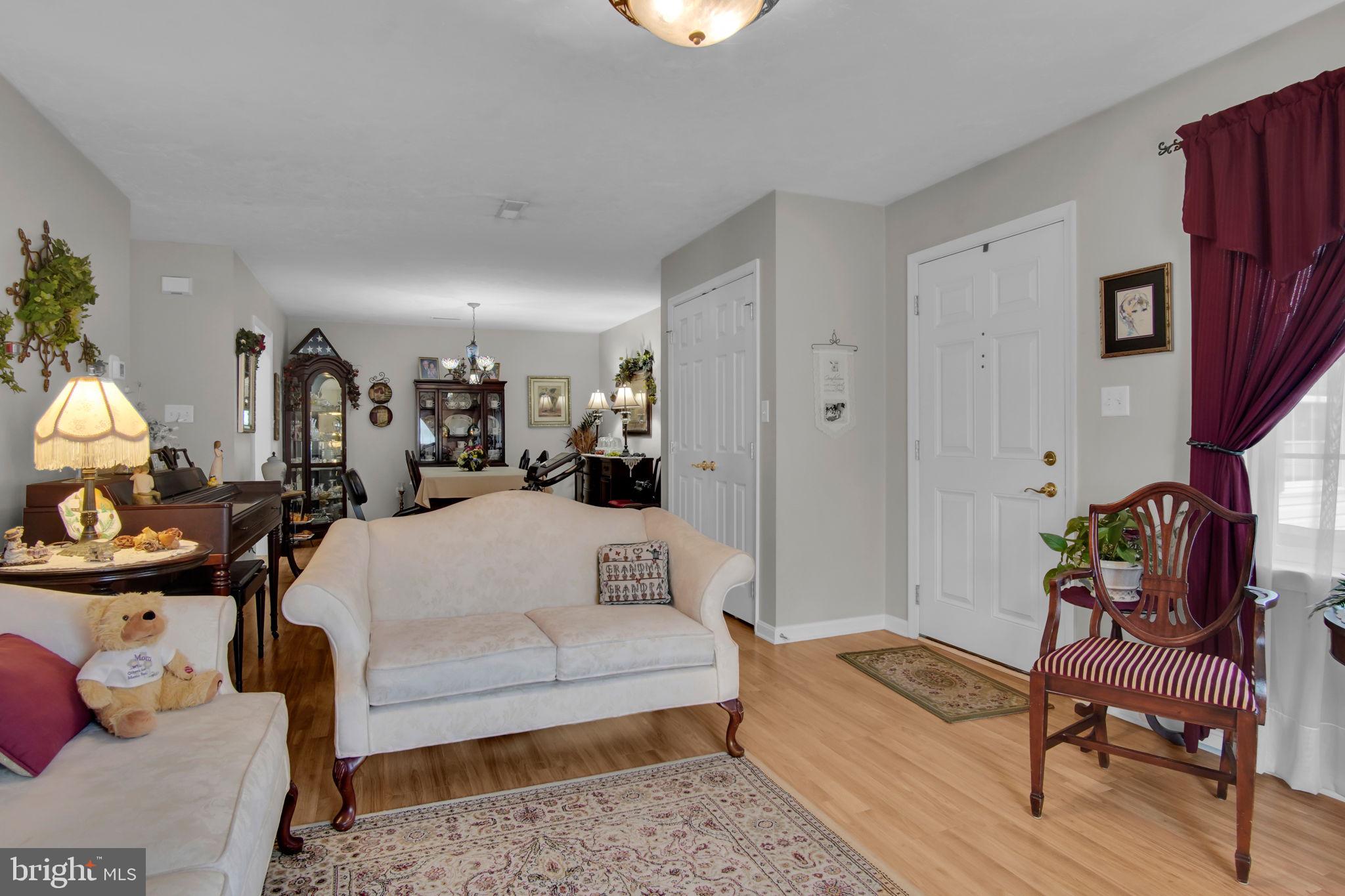 ROTH'S FARM VILLAGE - Residential