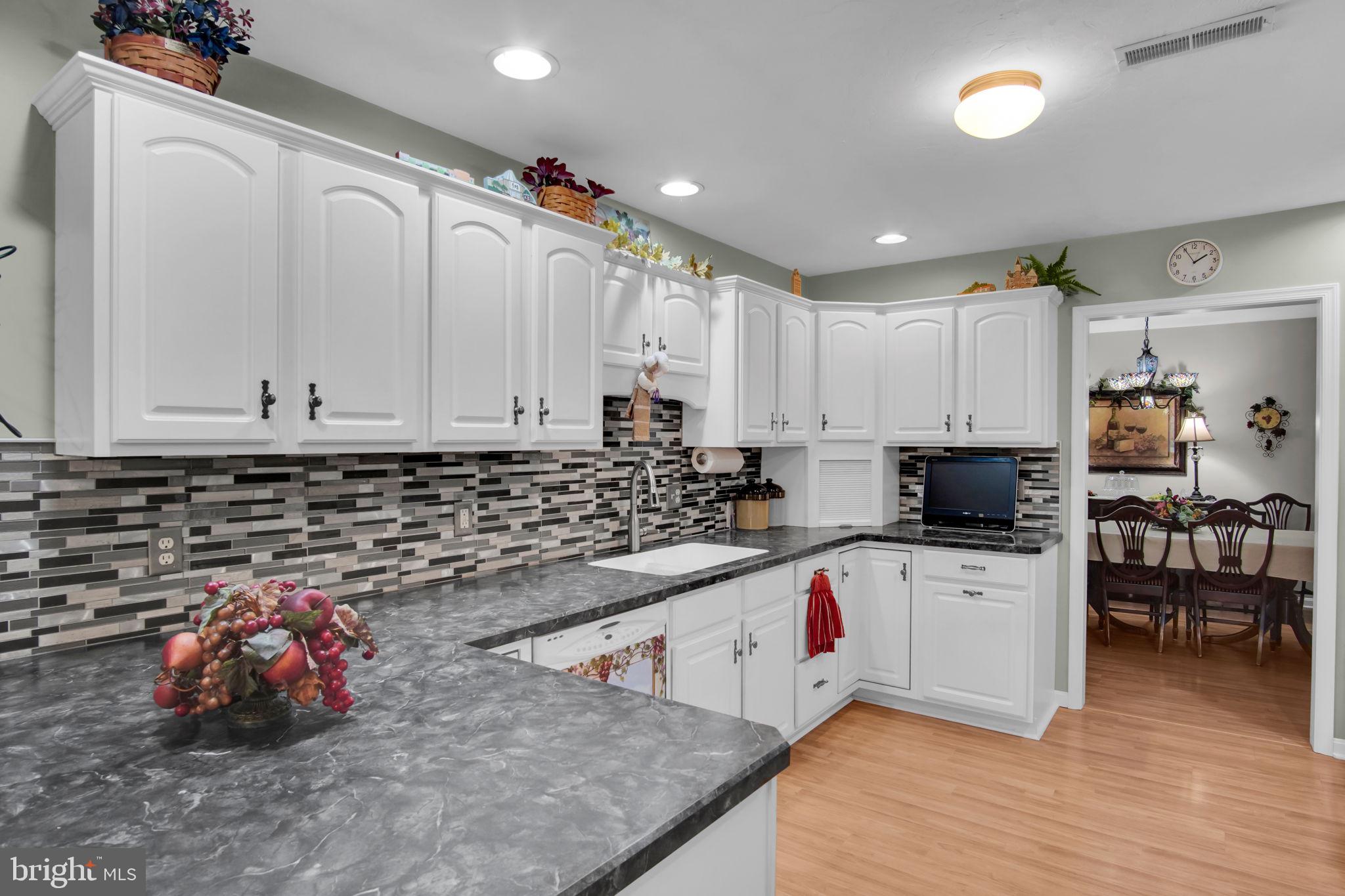 ROTH'S FARM VILLAGE - Residential