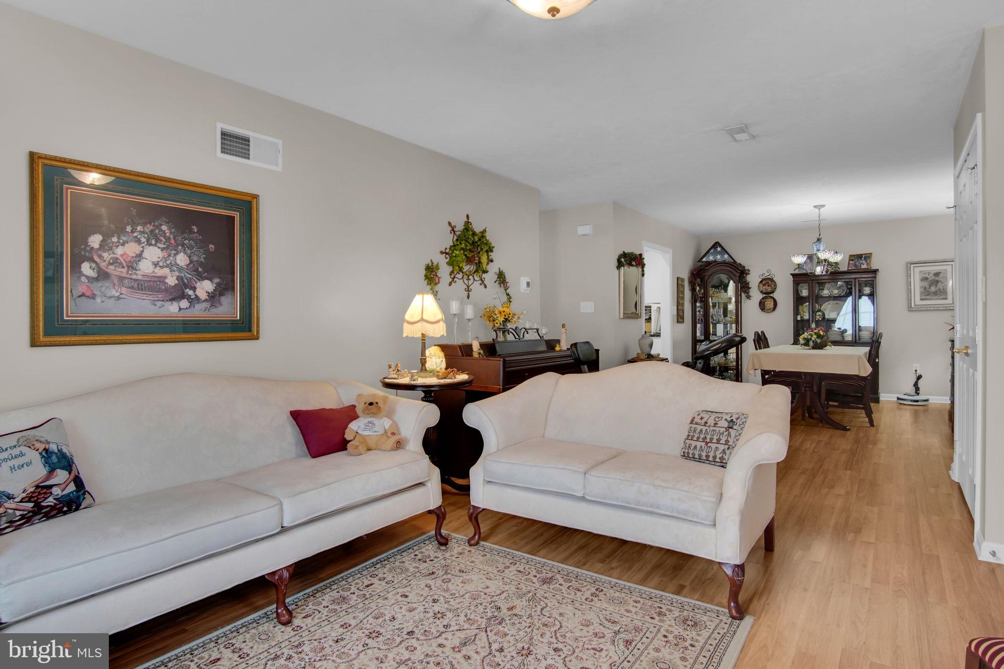ROTH'S FARM VILLAGE - Residential