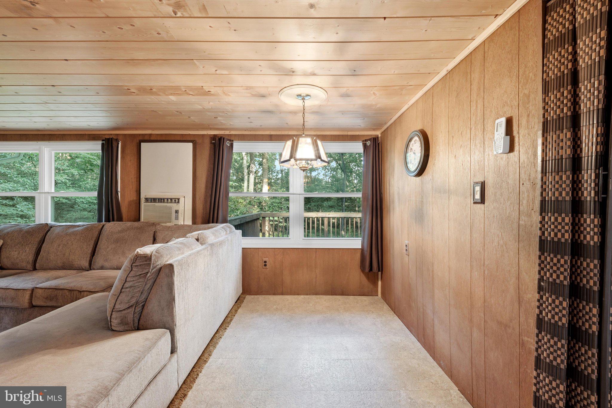 SHAWNEELAND - Residential