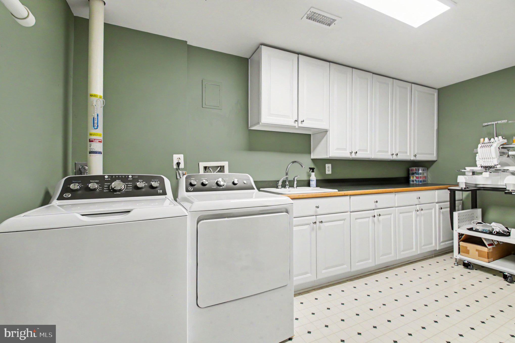 SOUTH RUN OAKS - Residential