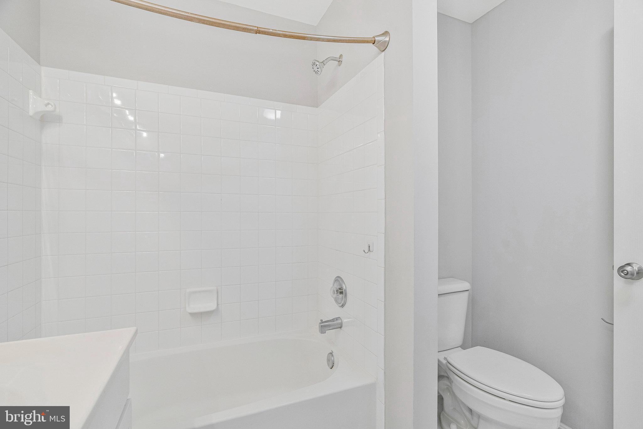NORTHLAKE - Residential Lease