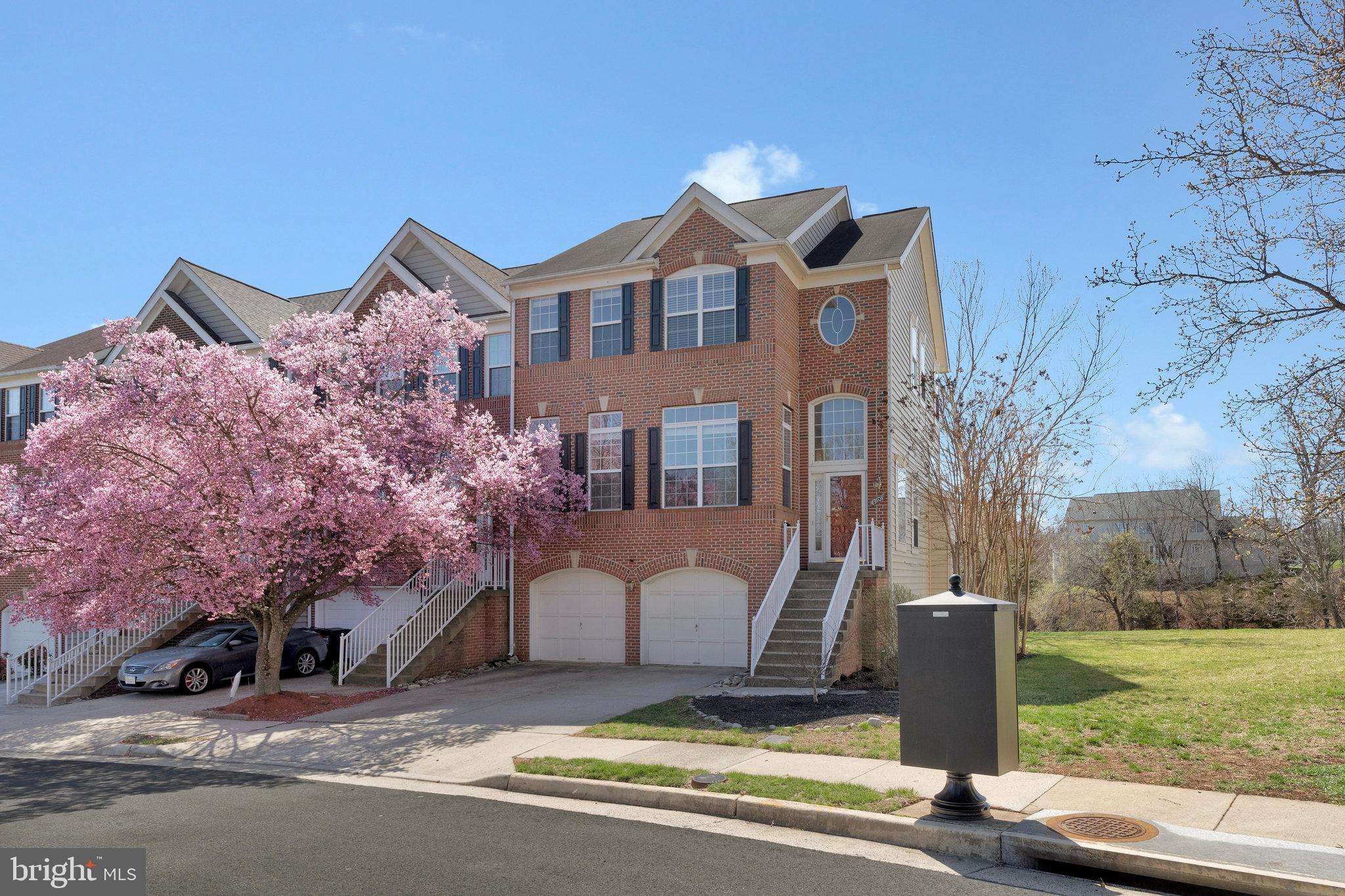 NORTHLAKE - Residential Lease