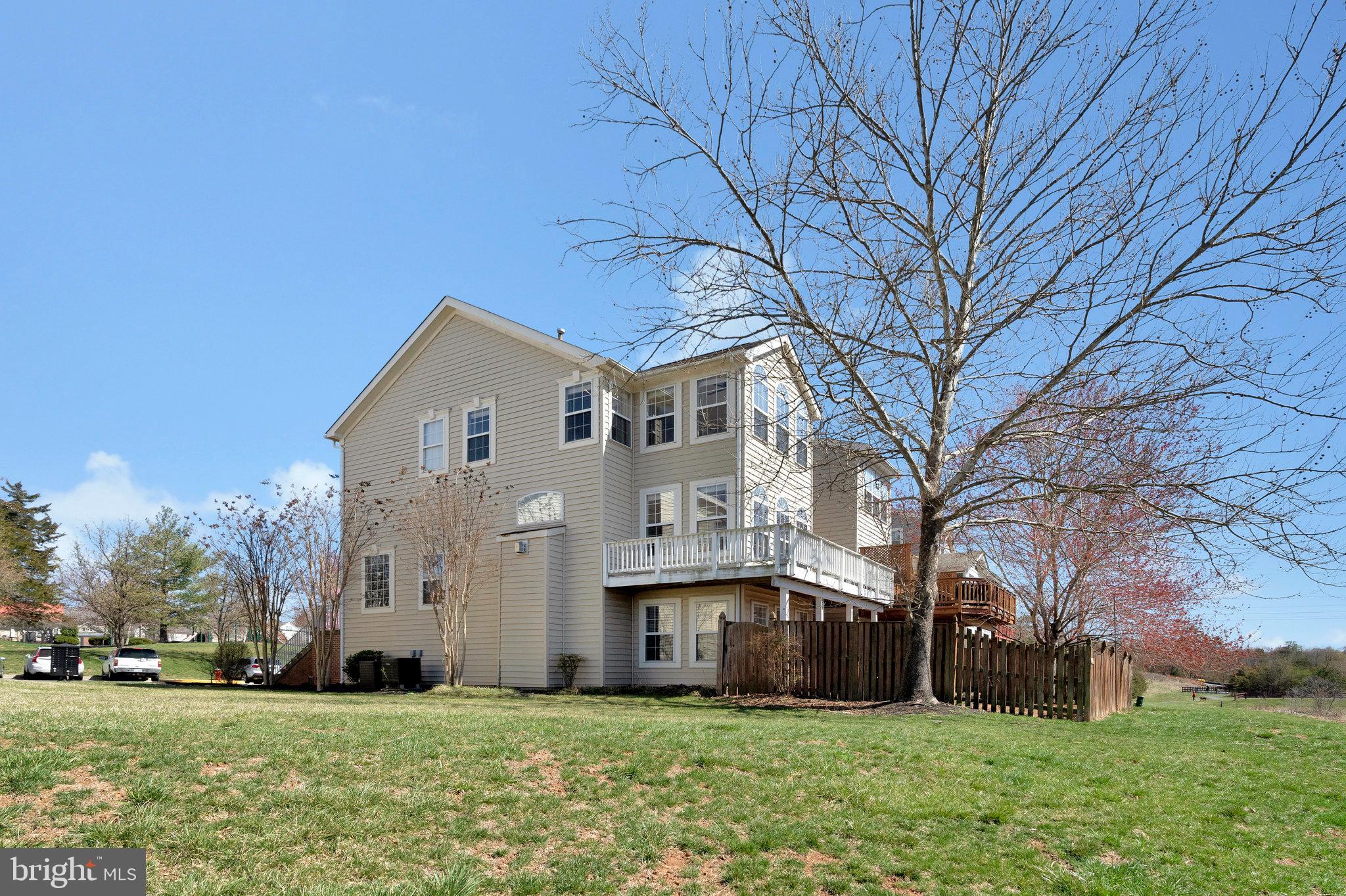 NORTHLAKE - Residential Lease
