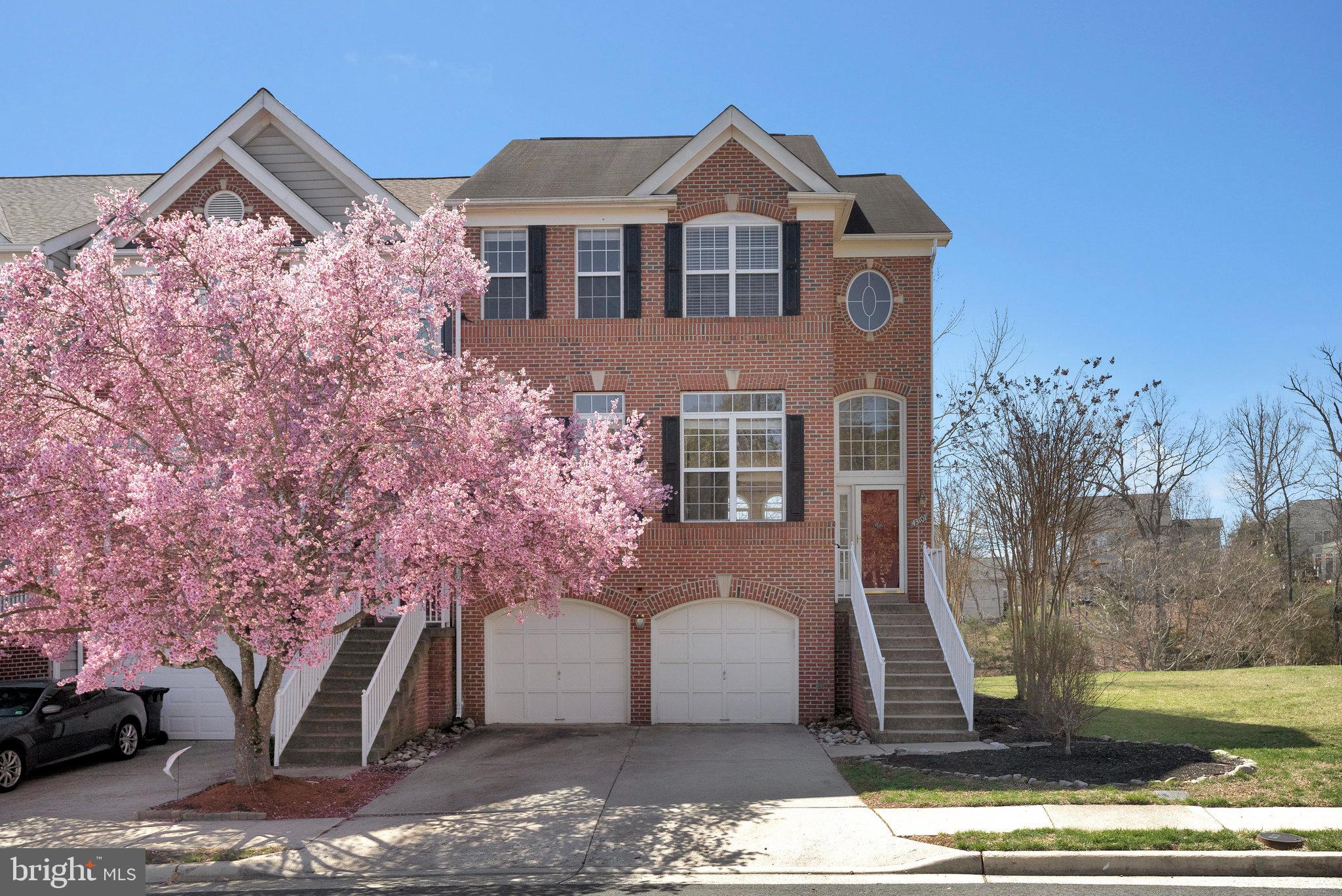 NORTHLAKE - Residential Lease