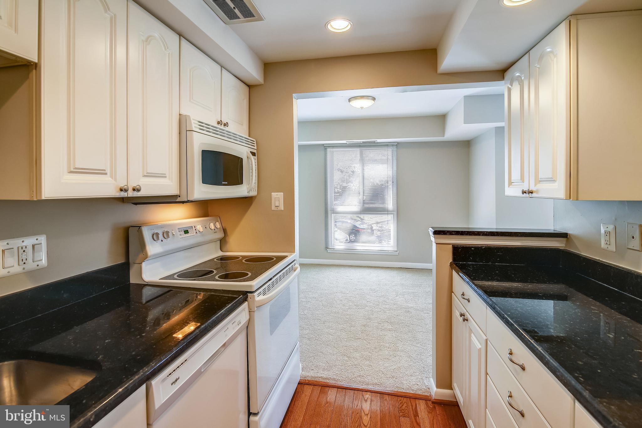 CAMELBACK VILLAGE - Residential