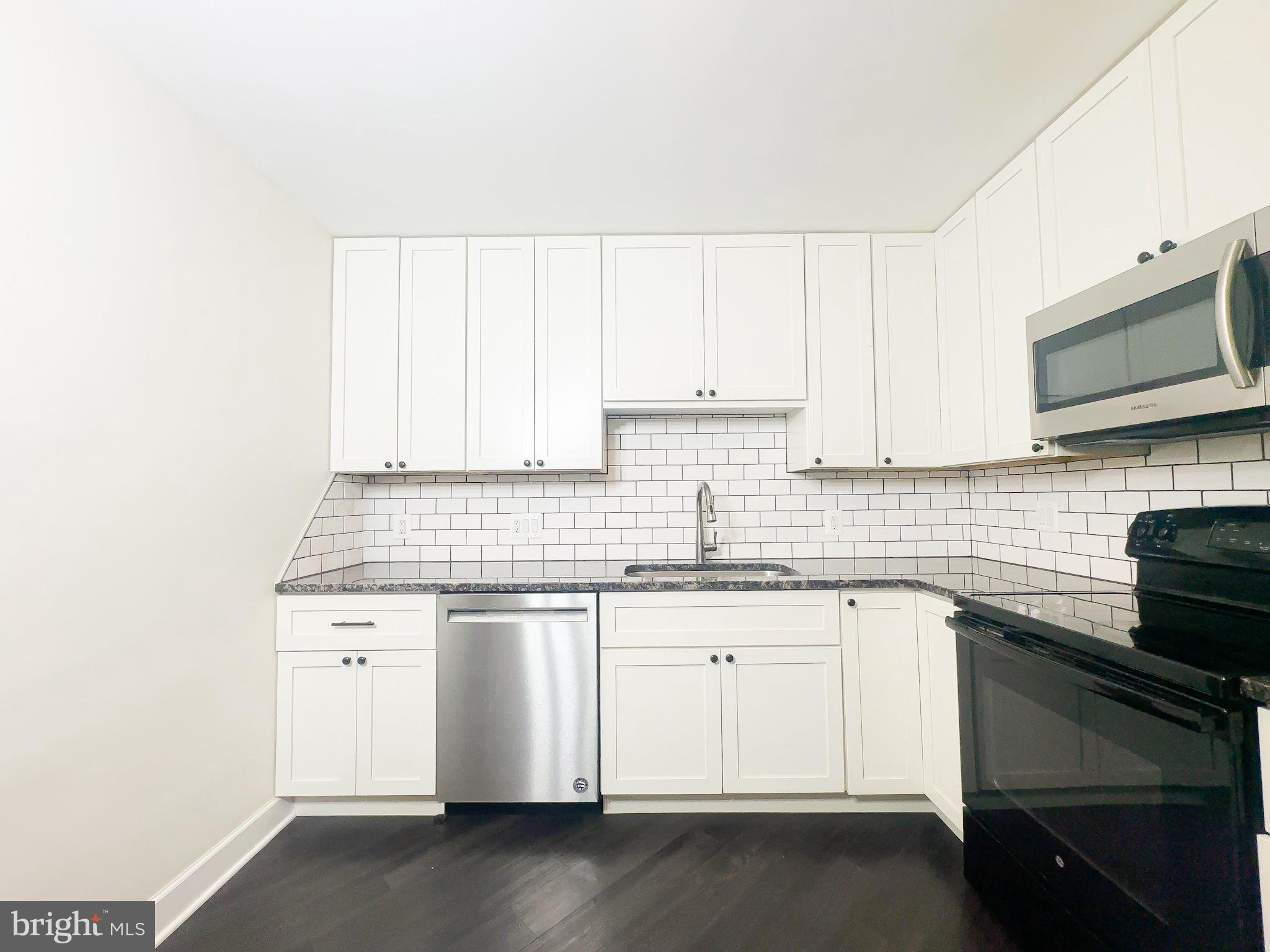 COLONIAL PARK - Residential