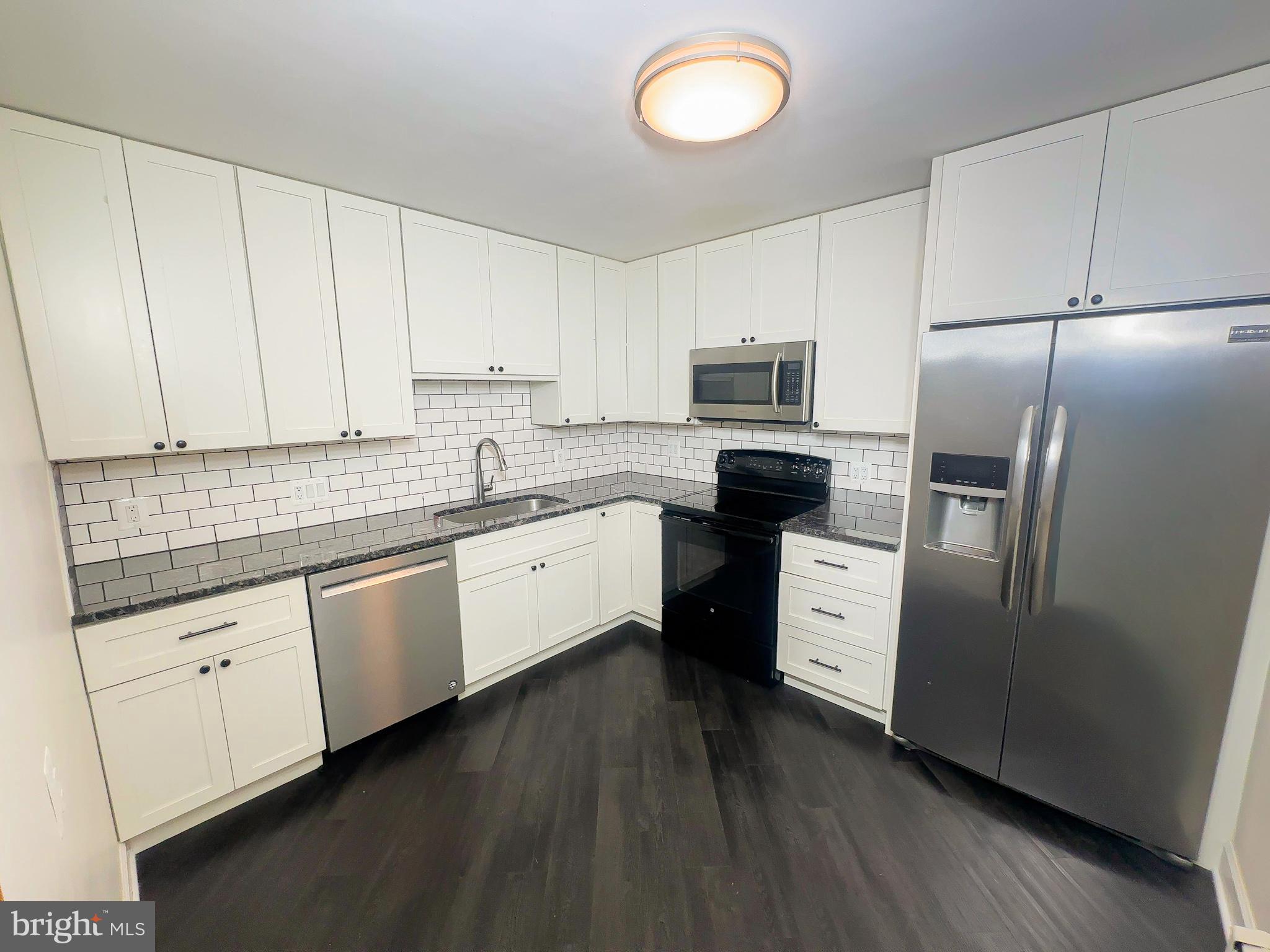 COLONIAL PARK - Residential
