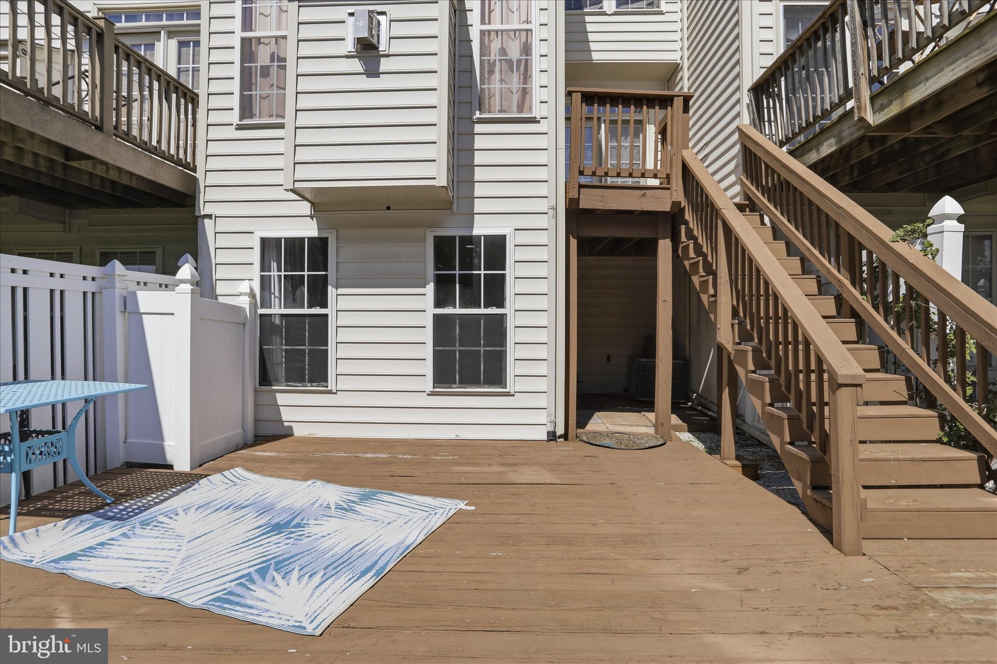 ENCLAVE - Residential