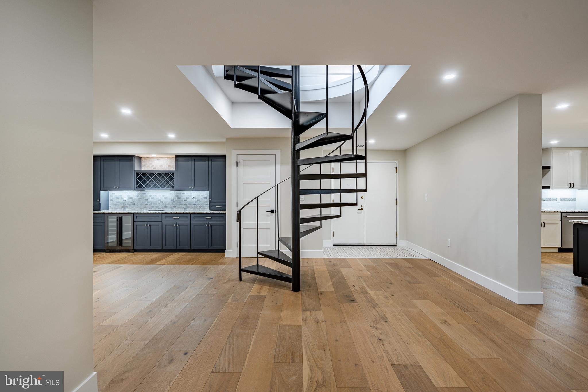 VALLEY FORGE TOWER - Residential