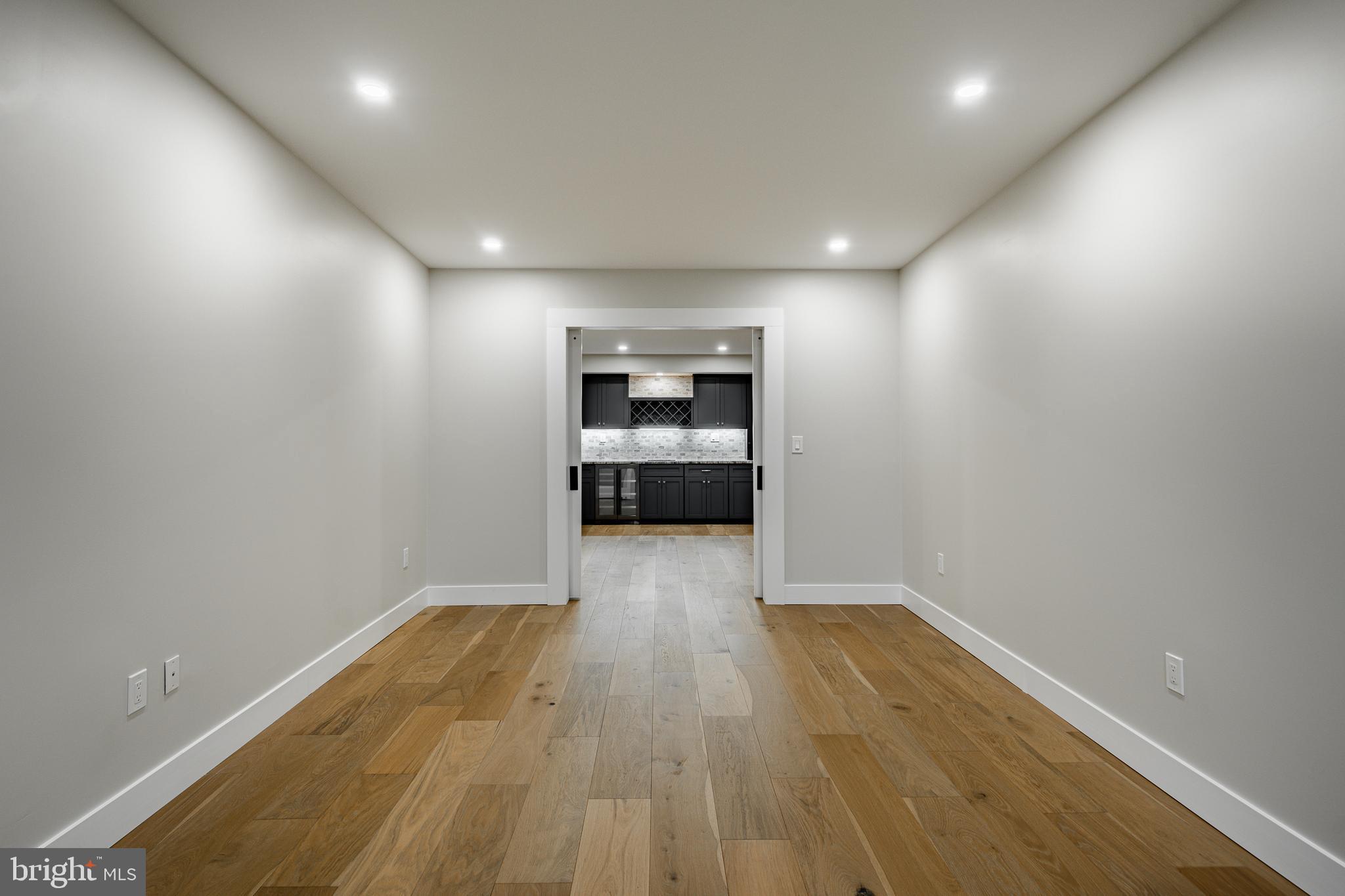 VALLEY FORGE TOWER - Residential