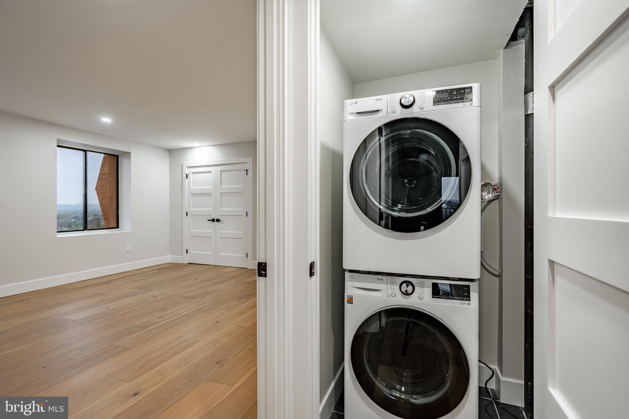VALLEY FORGE TOWER - Residential