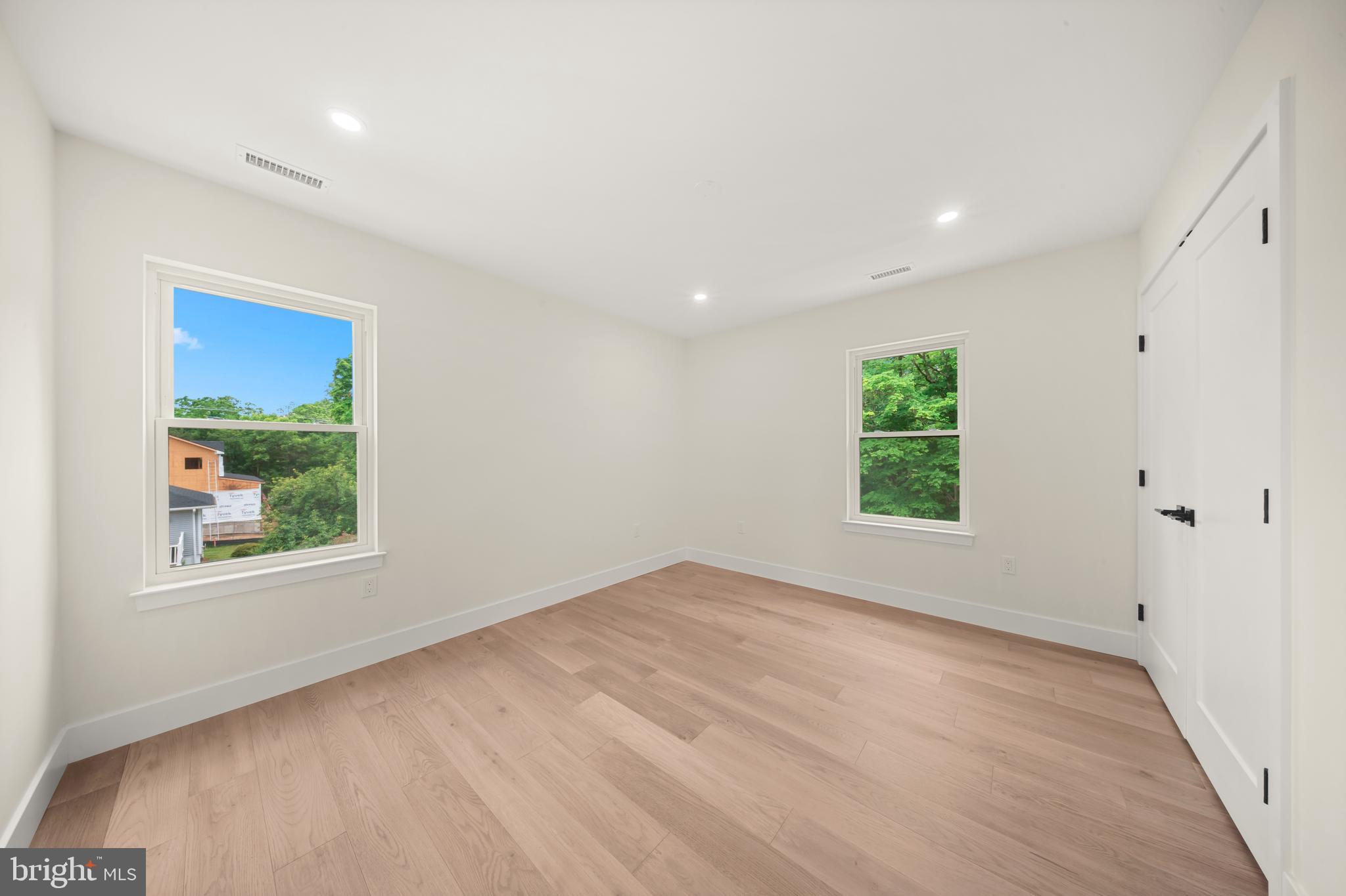 NON AVAILABLE - Residential