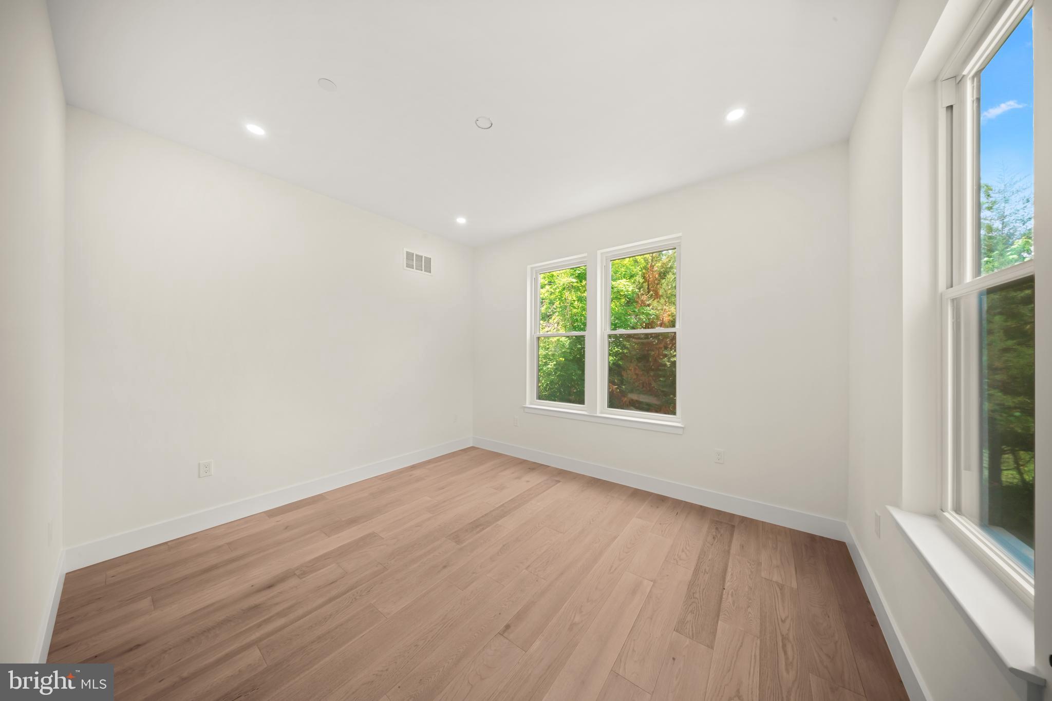 NON AVAILABLE - Residential