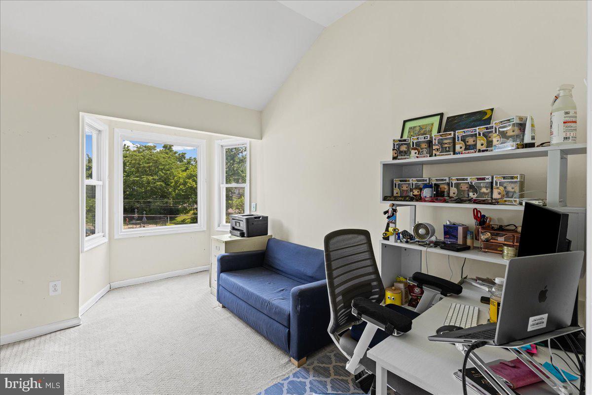 MEADOW BROOK - Residential