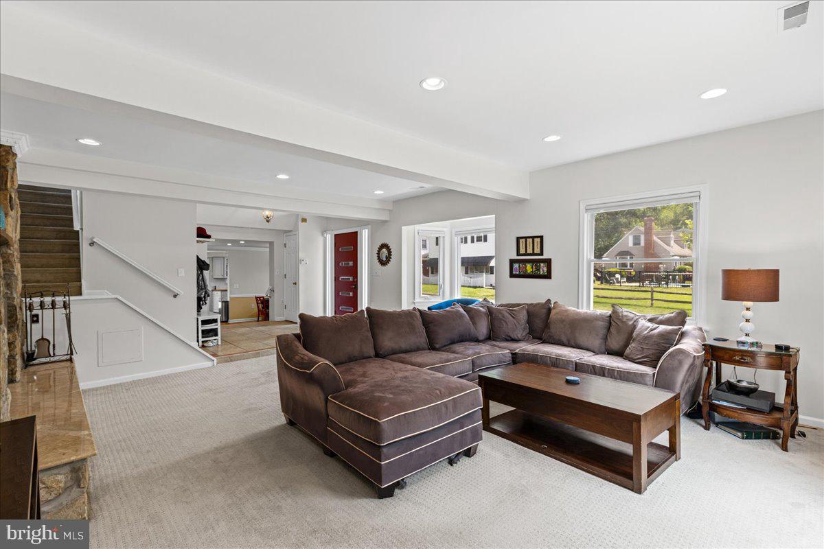 MEADOW BROOK - Residential